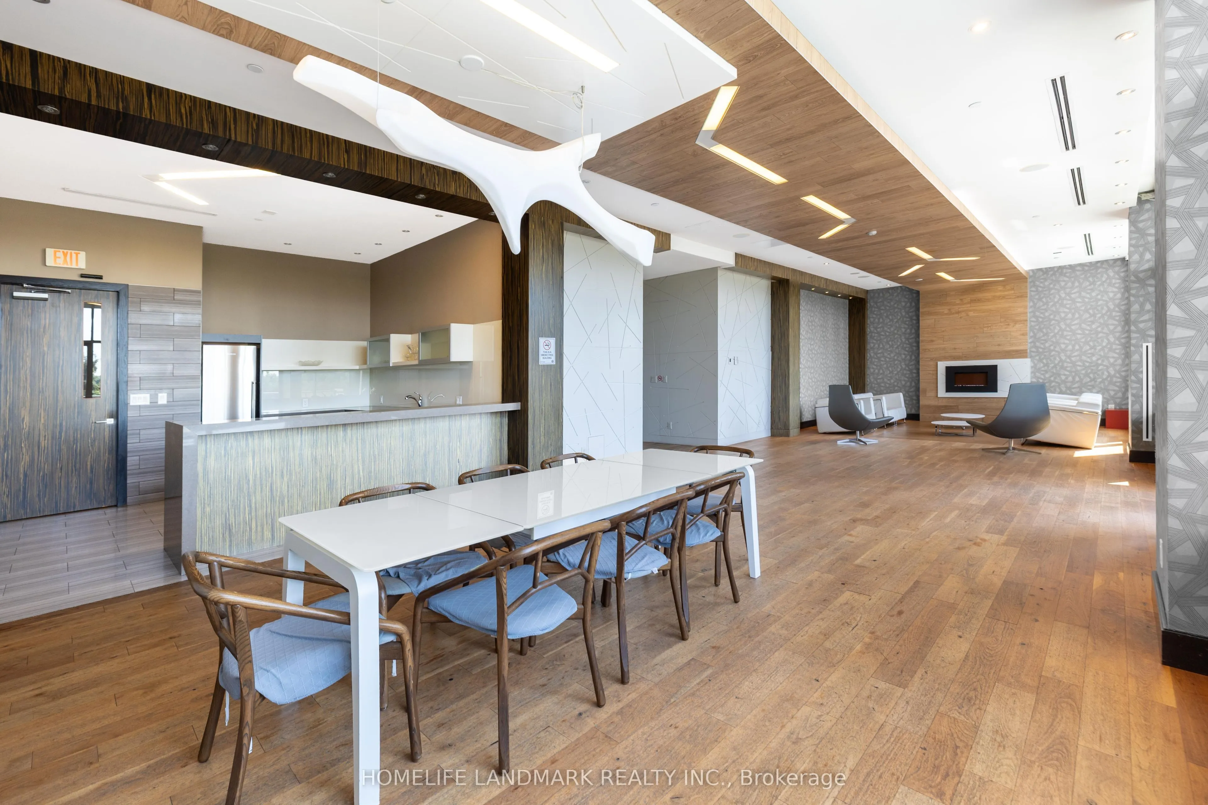 325 South Park Road #325-PH9