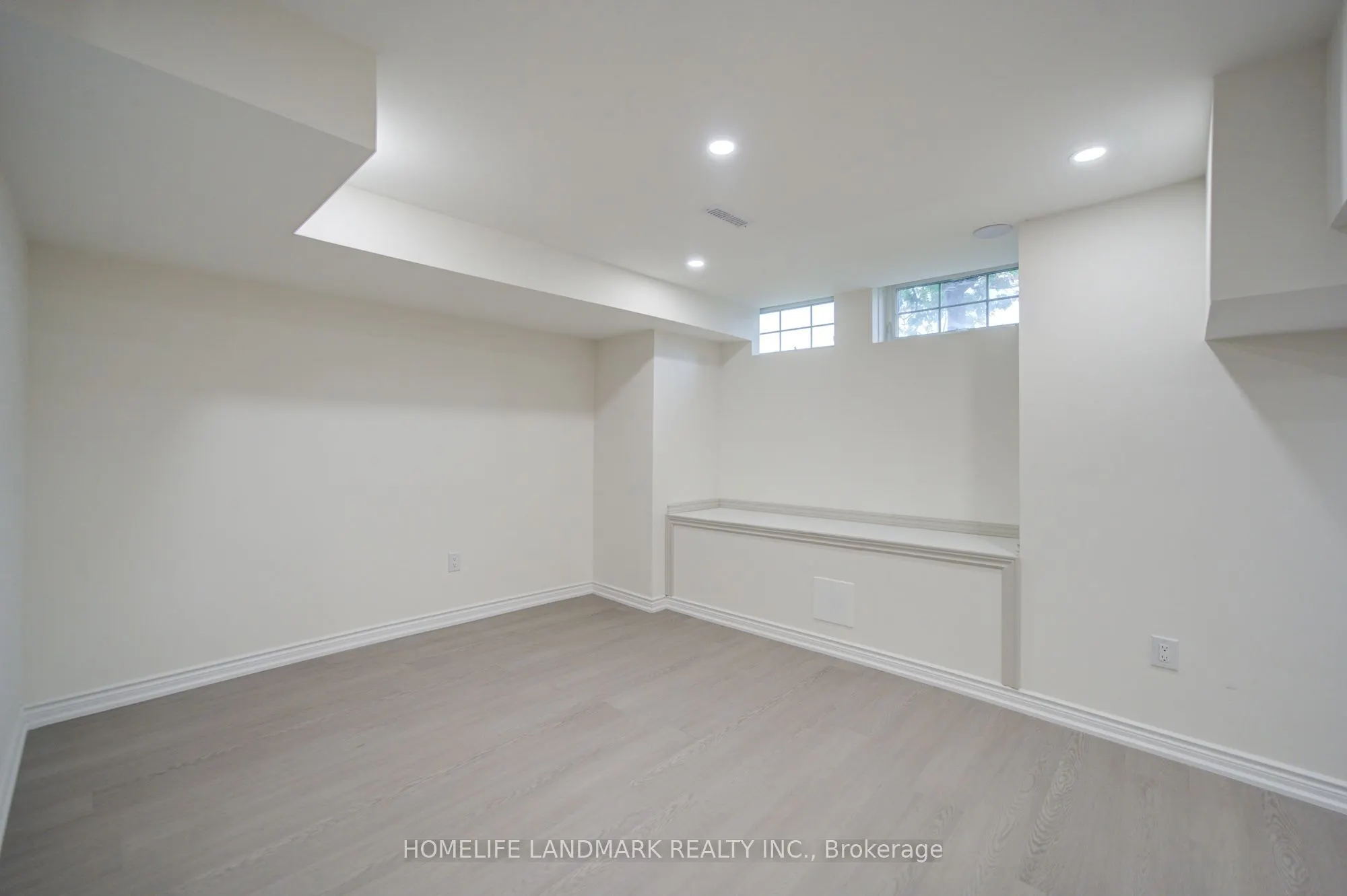 10483 Woodbine Avenue