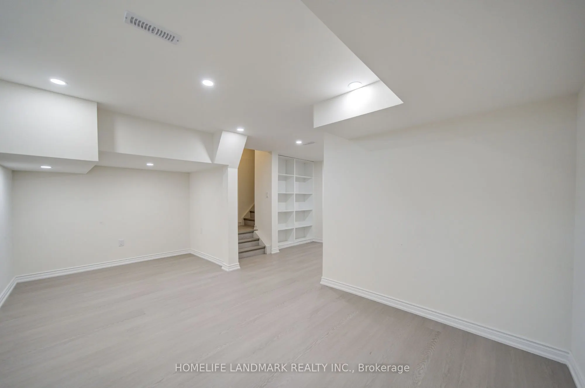 10483 Woodbine Avenue
