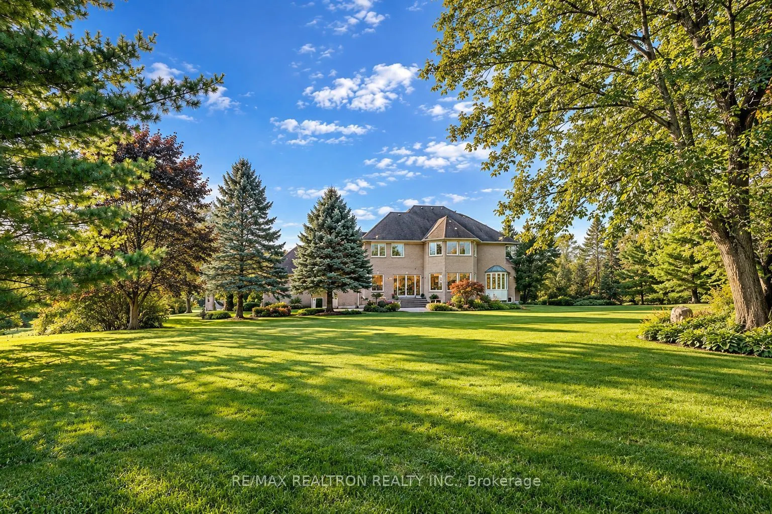 8 Country Heights Drive