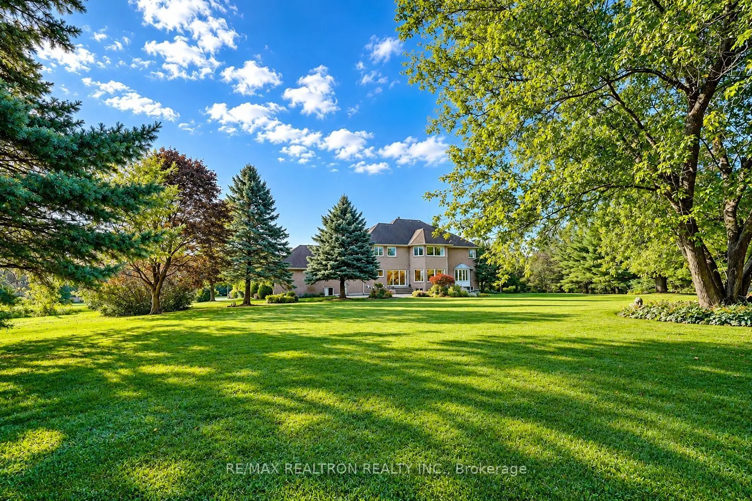 8 Country Heights Drive