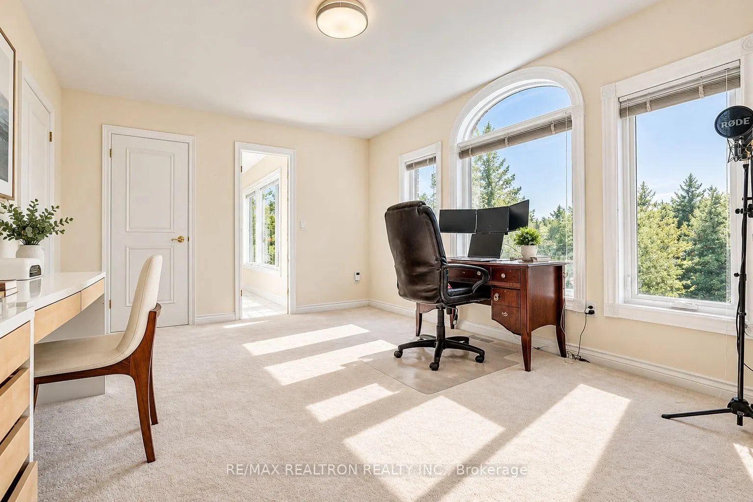 8 Country Heights Drive