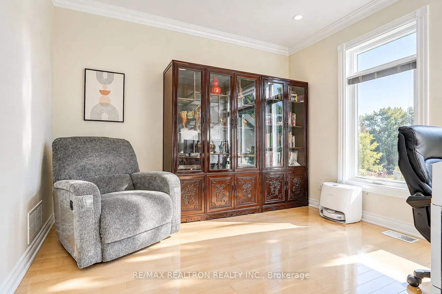 8 Country Heights Drive