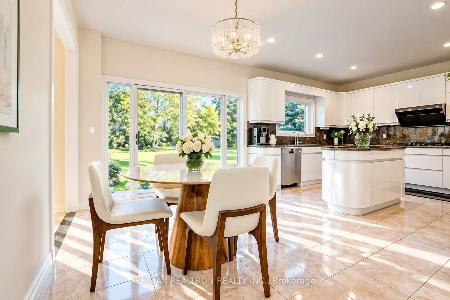 8 Country Heights Drive