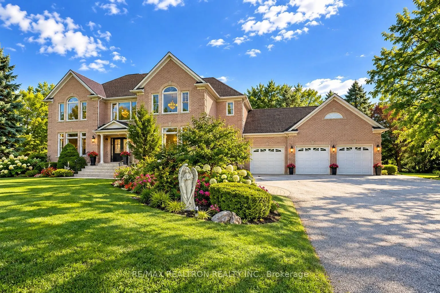 8 Country Heights Drive