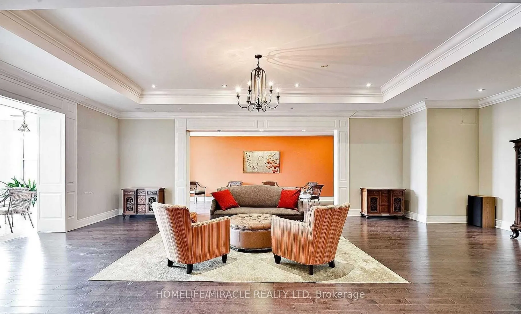 80 Burns Boulevard #425