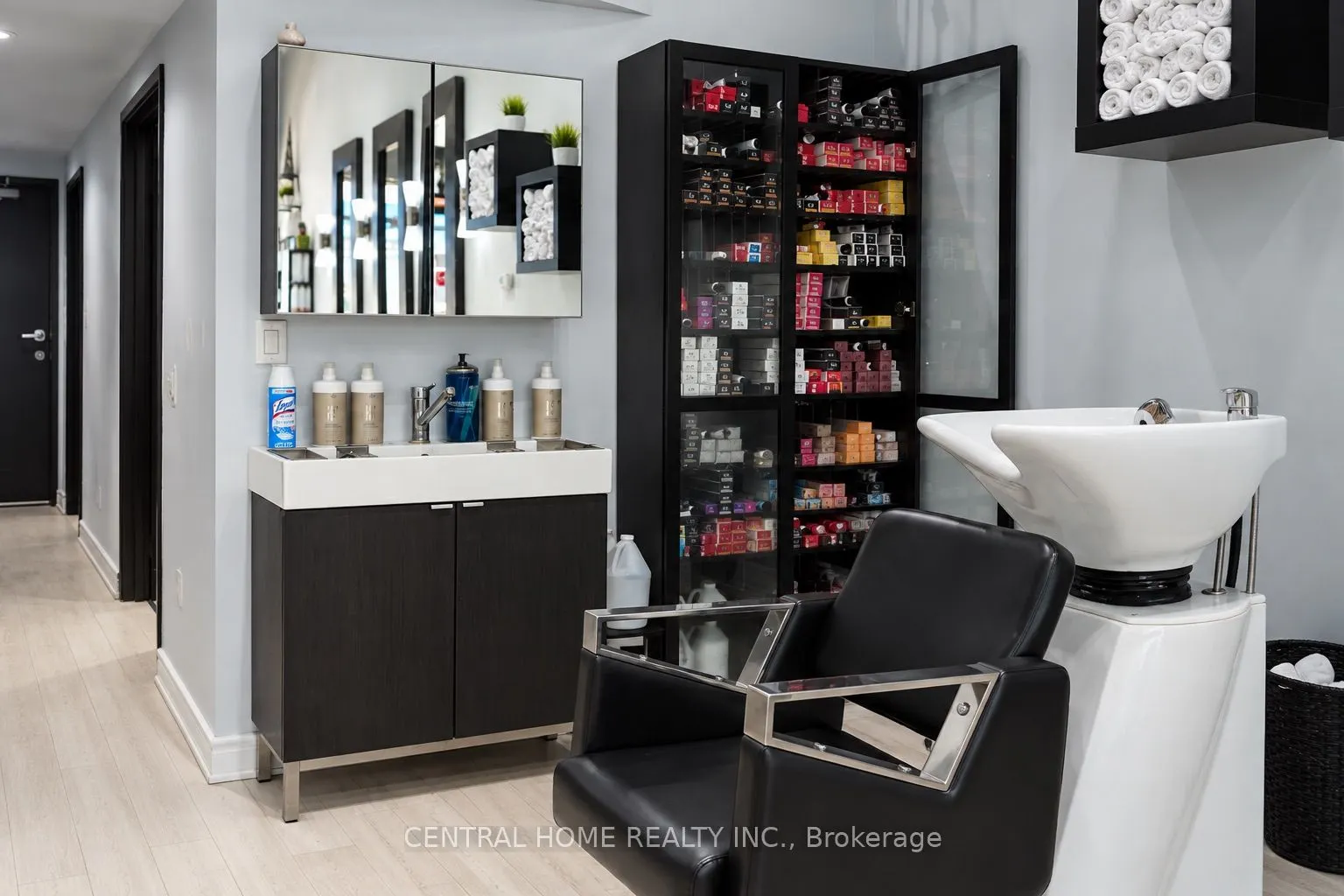 11685 Yonge Street #B104