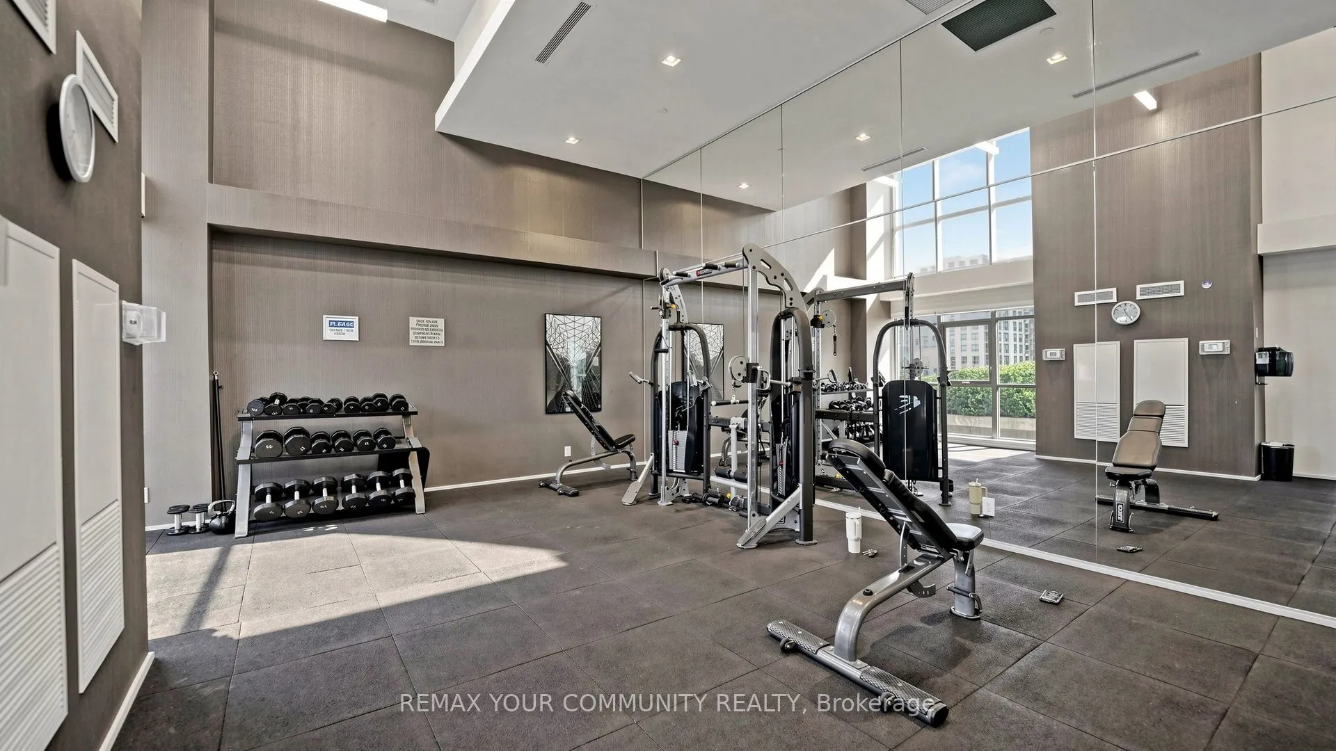 55 Oneida Crescent #408