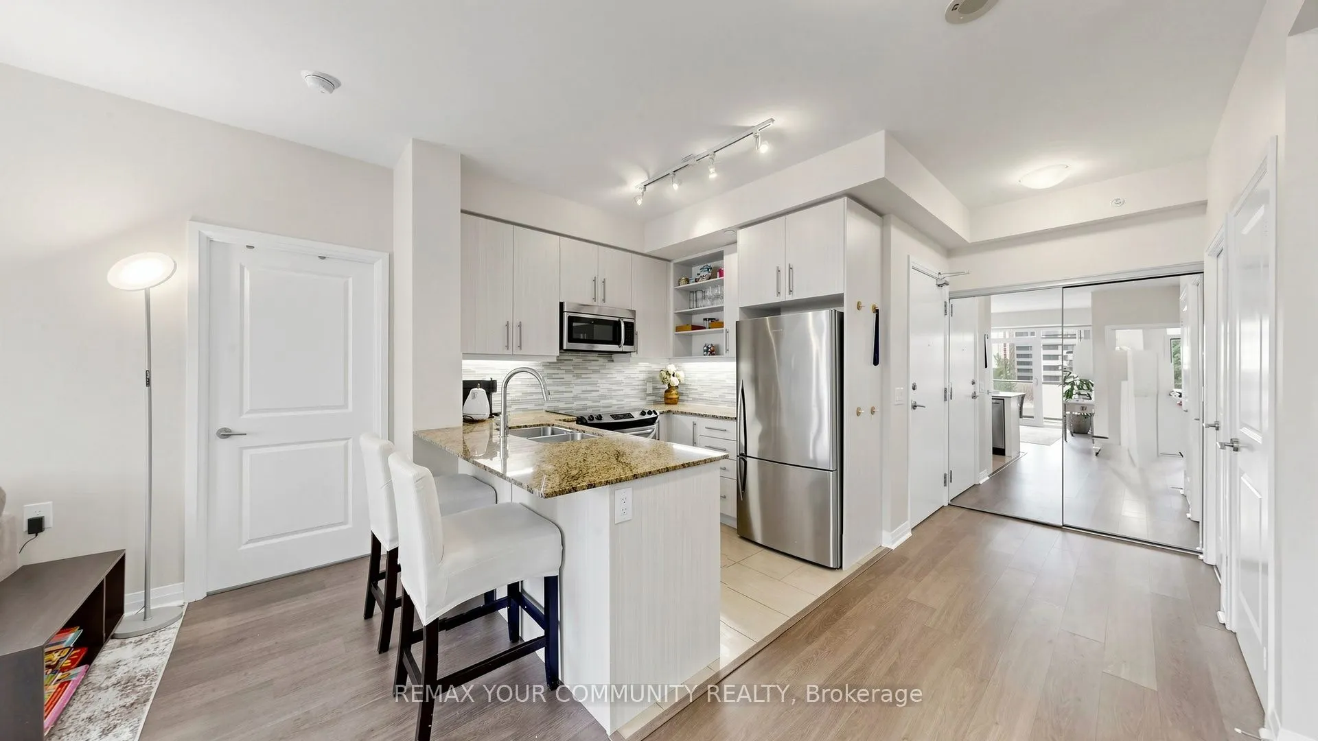 55 Oneida Crescent #408