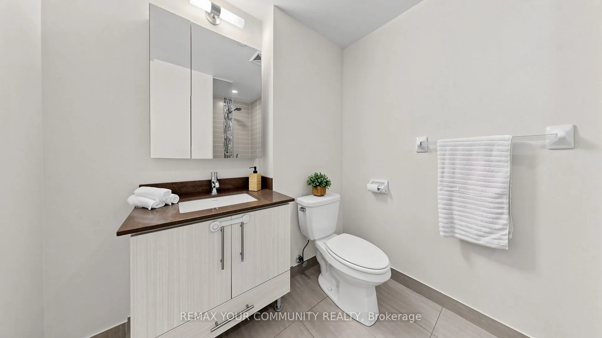 55 Oneida Crescent #408
