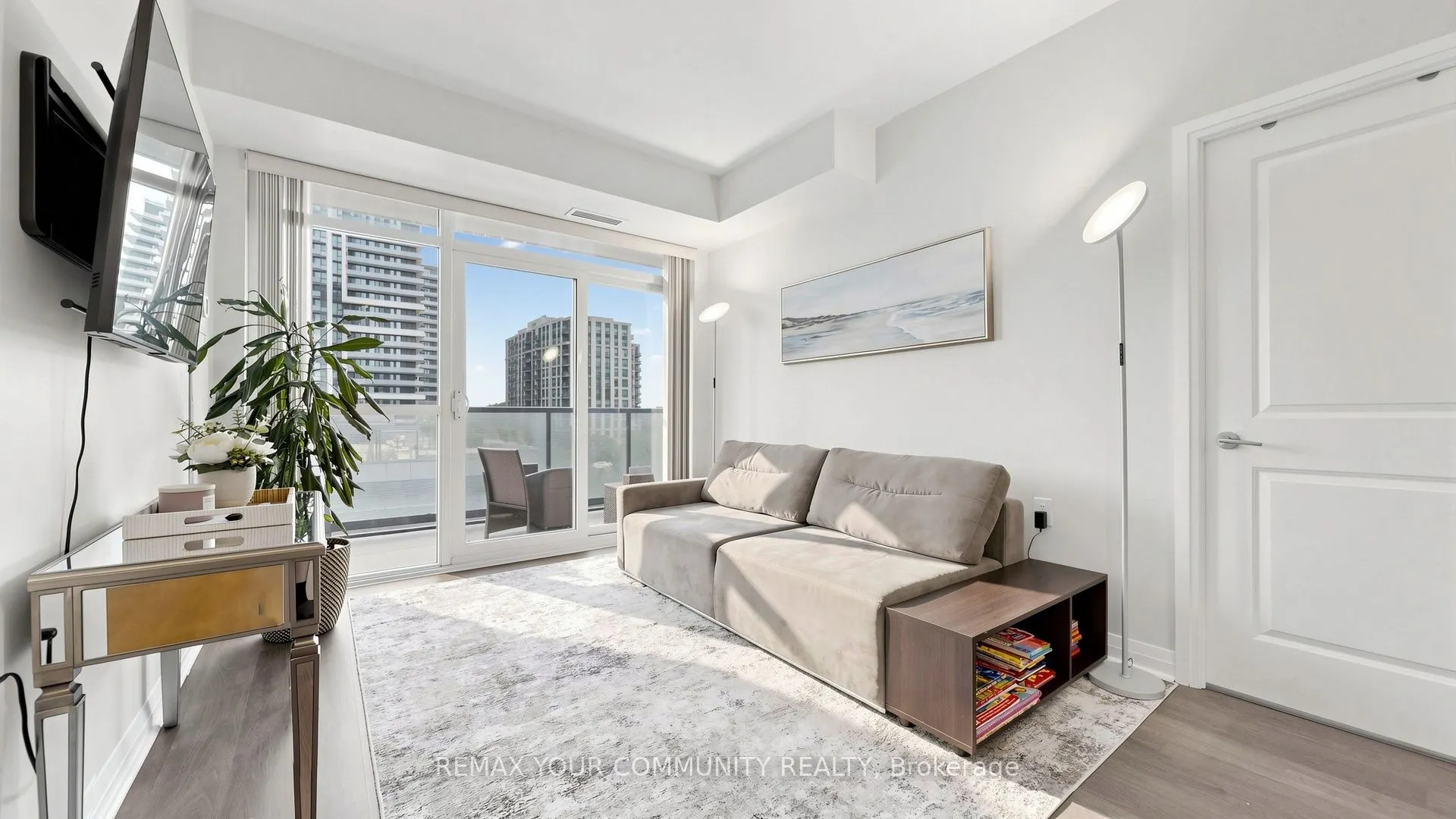 55 Oneida Crescent #408