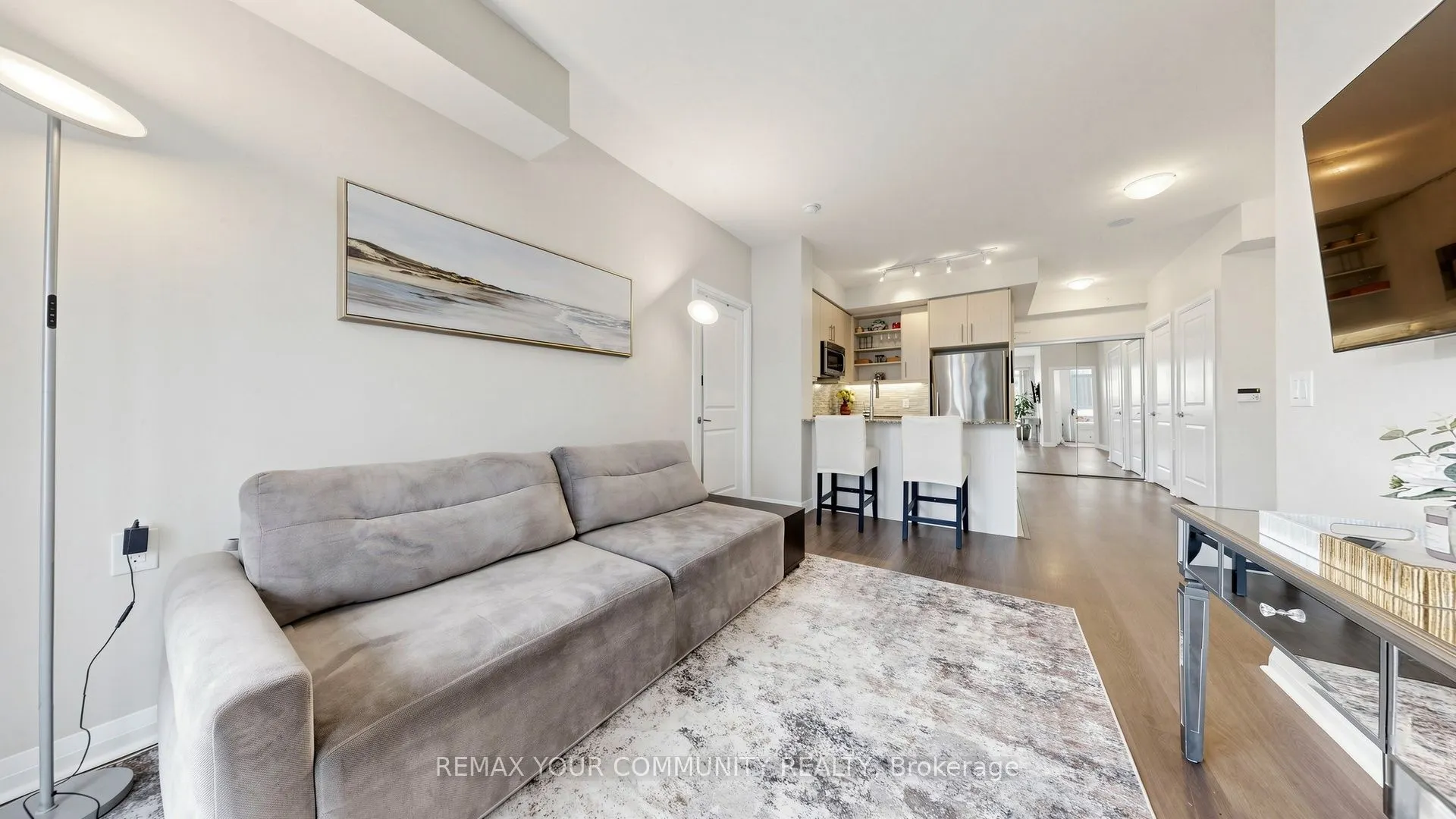 55 Oneida Crescent #408