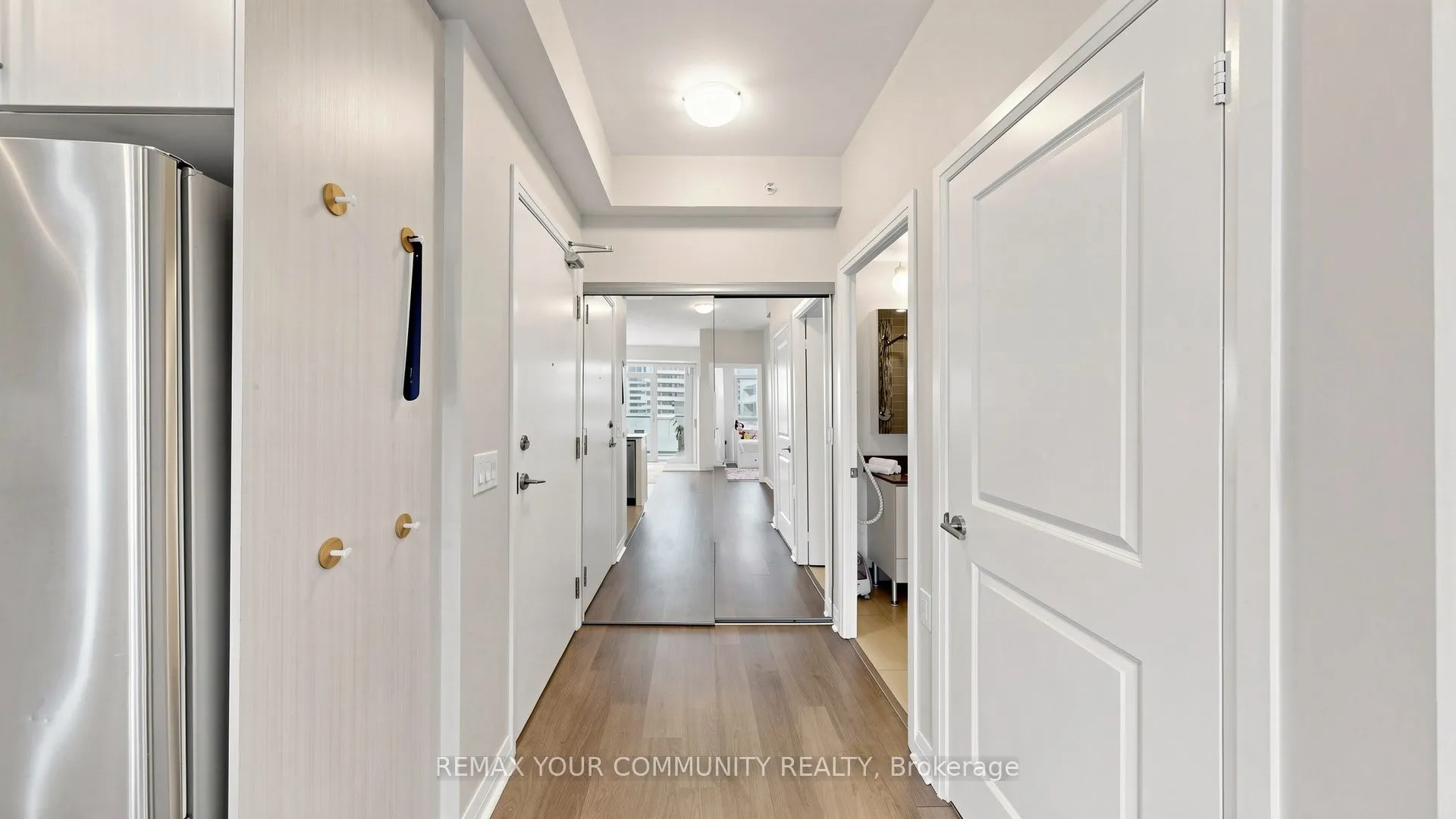 55 Oneida Crescent #408