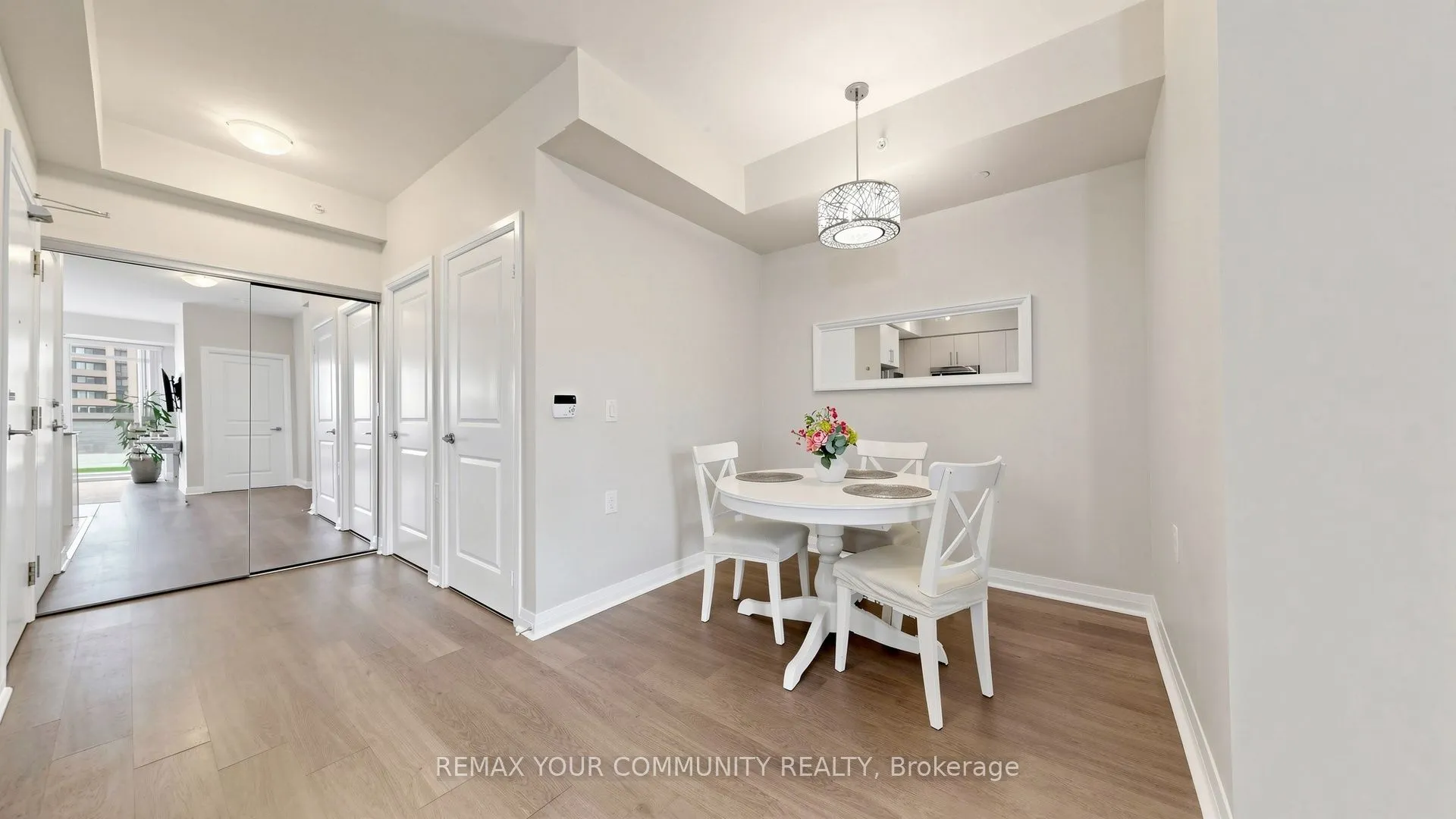 55 Oneida Crescent #408
