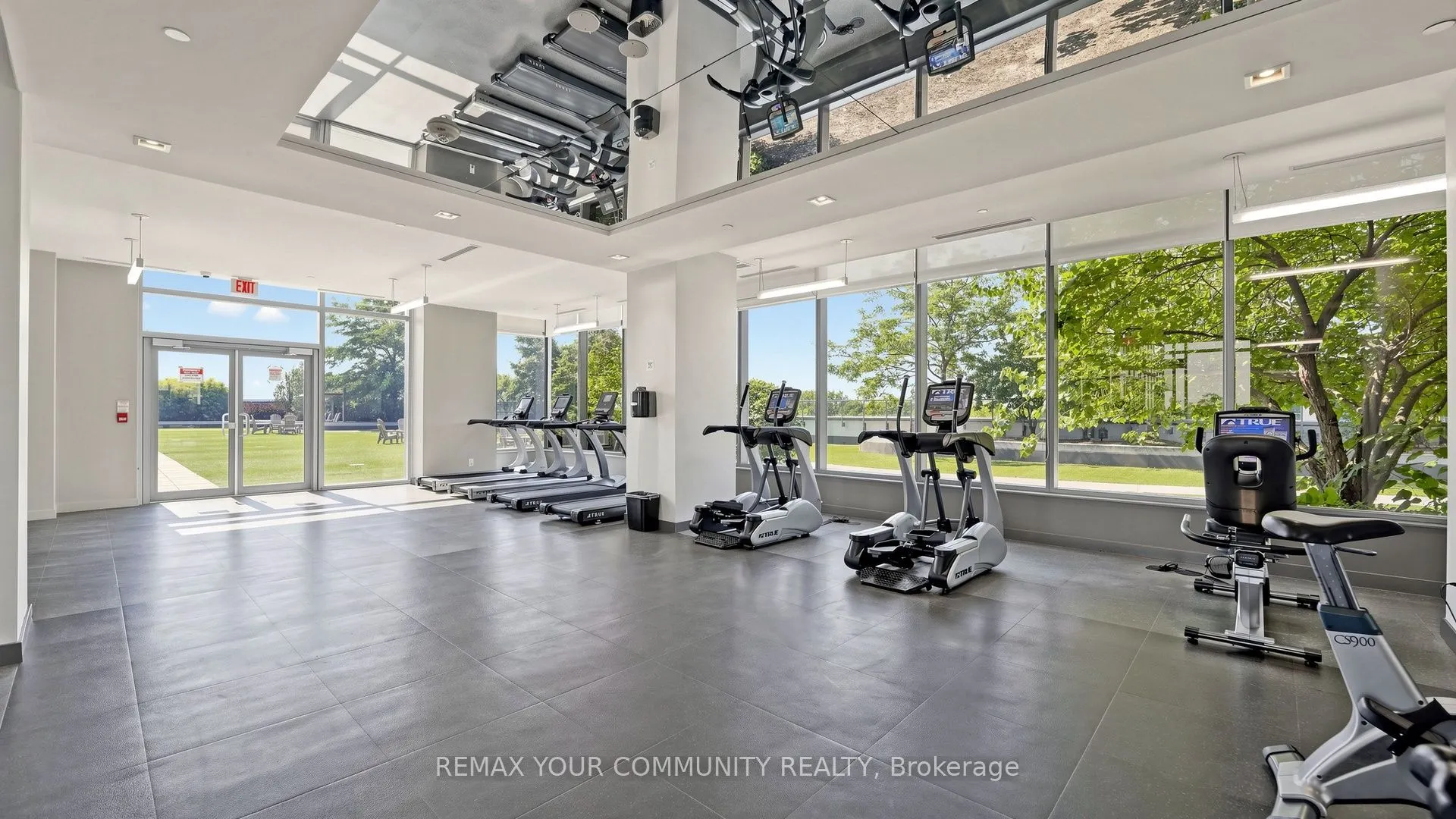 55 Oneida Crescent #408