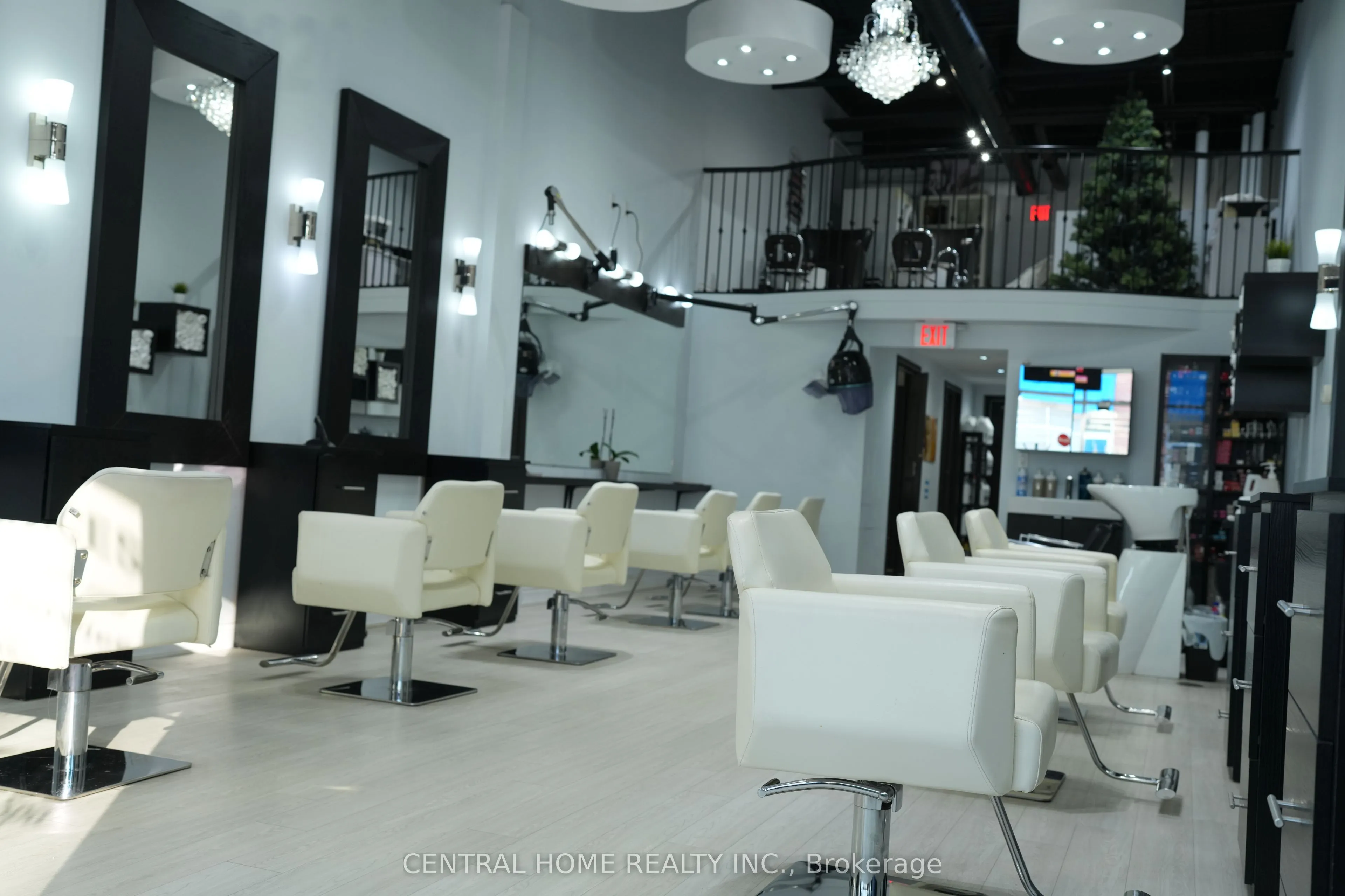11685 YONGE Street #B104
