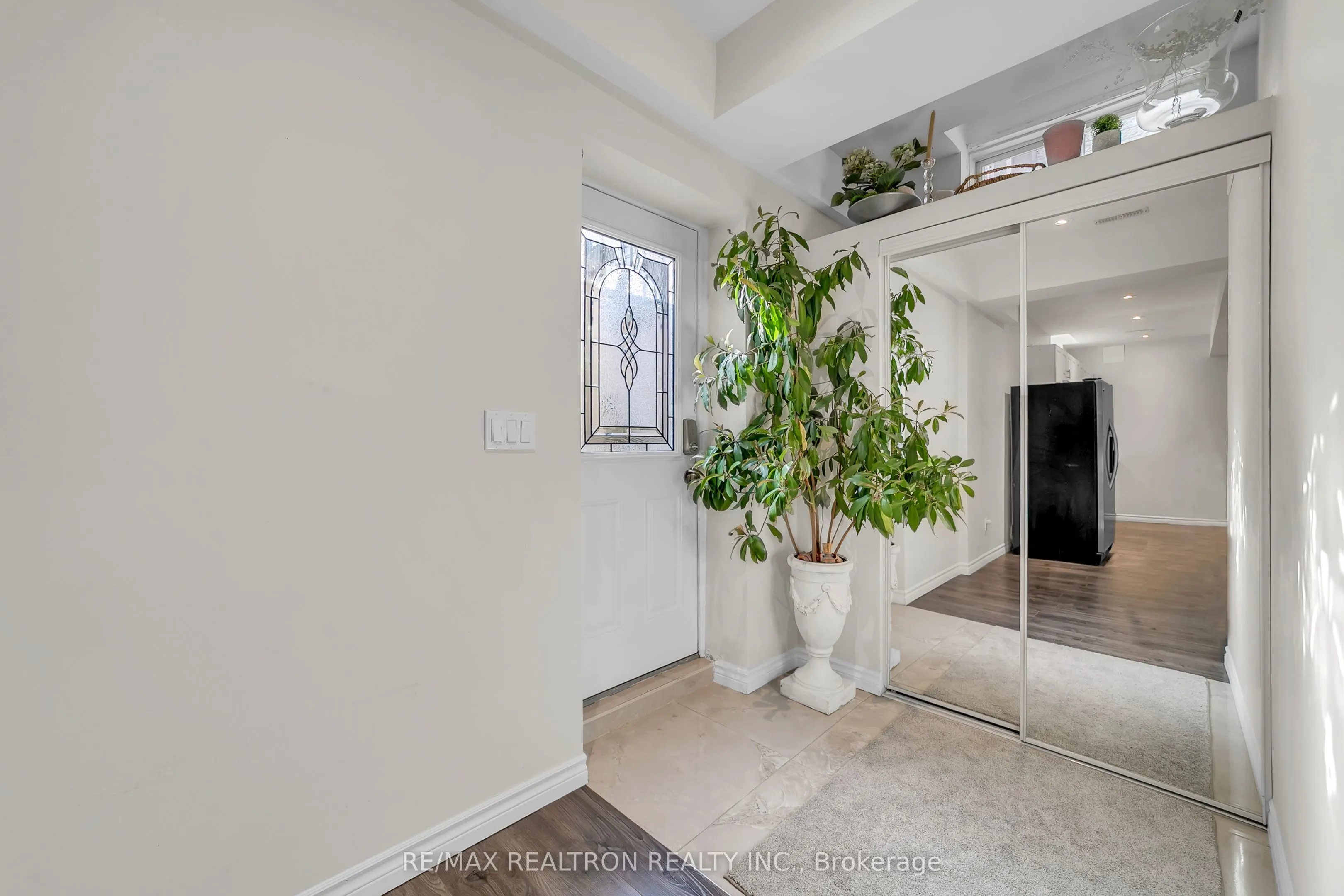 20 Rock Elm Court