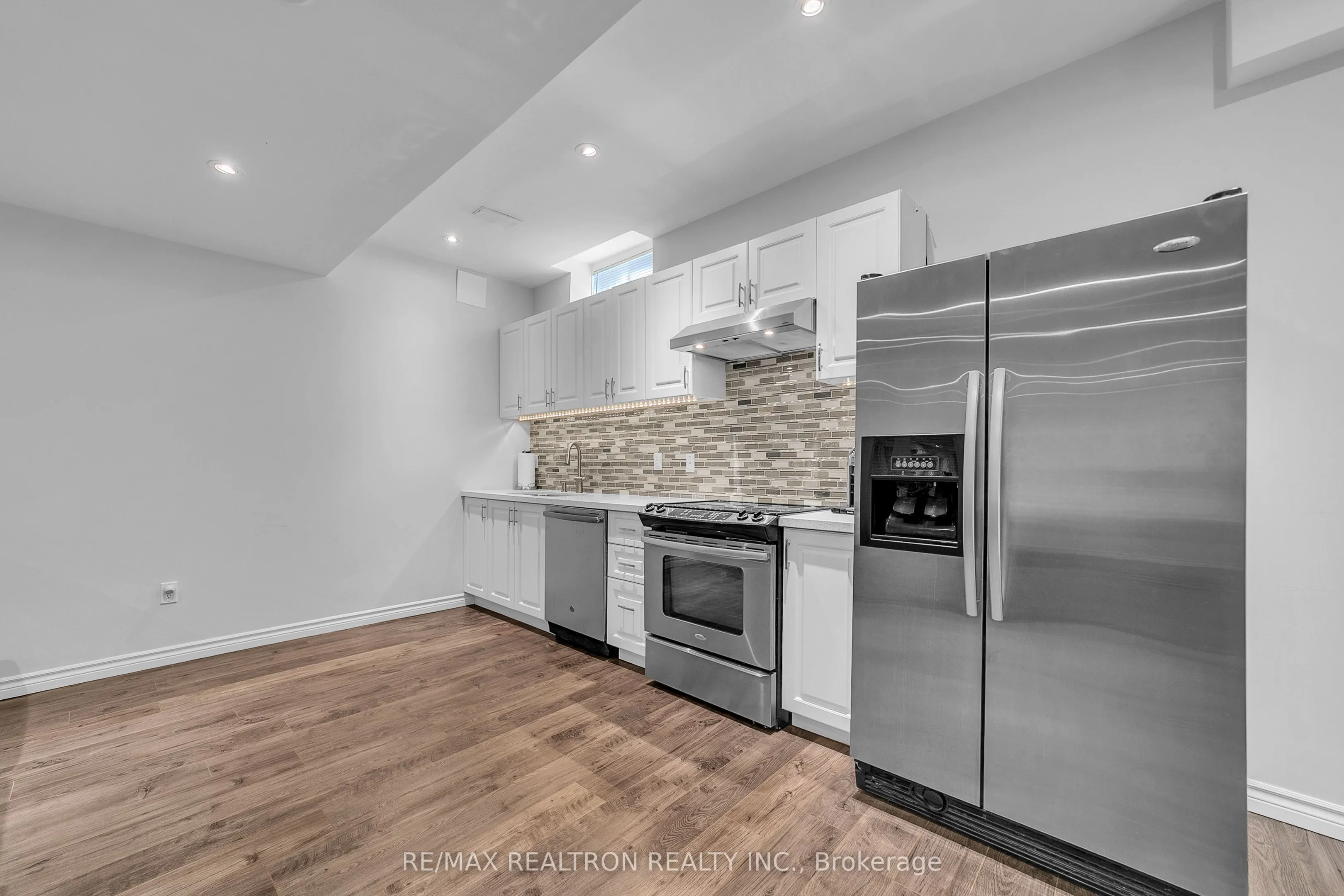 20 Rock Elm Court
