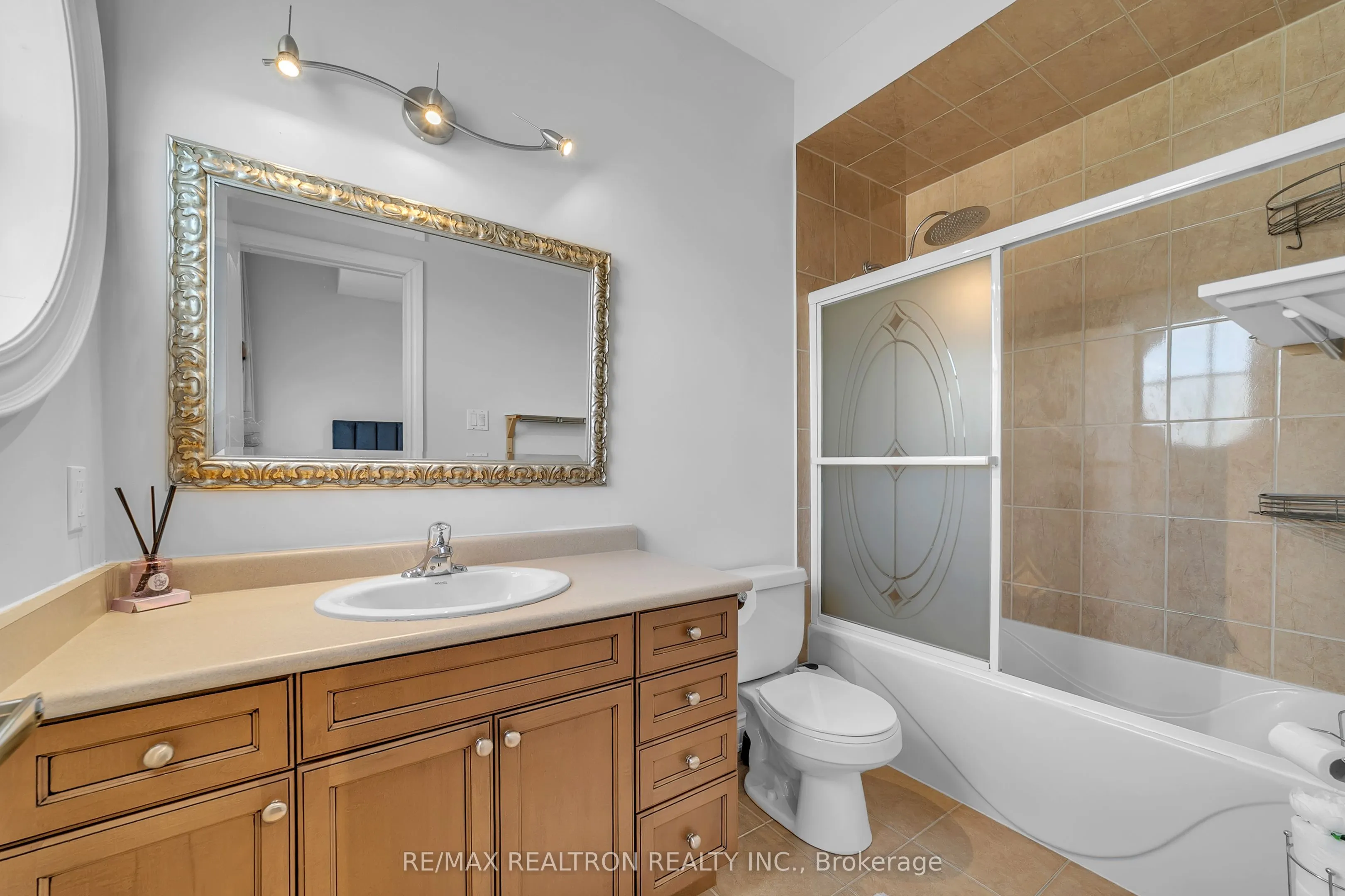 20 Rock Elm Court