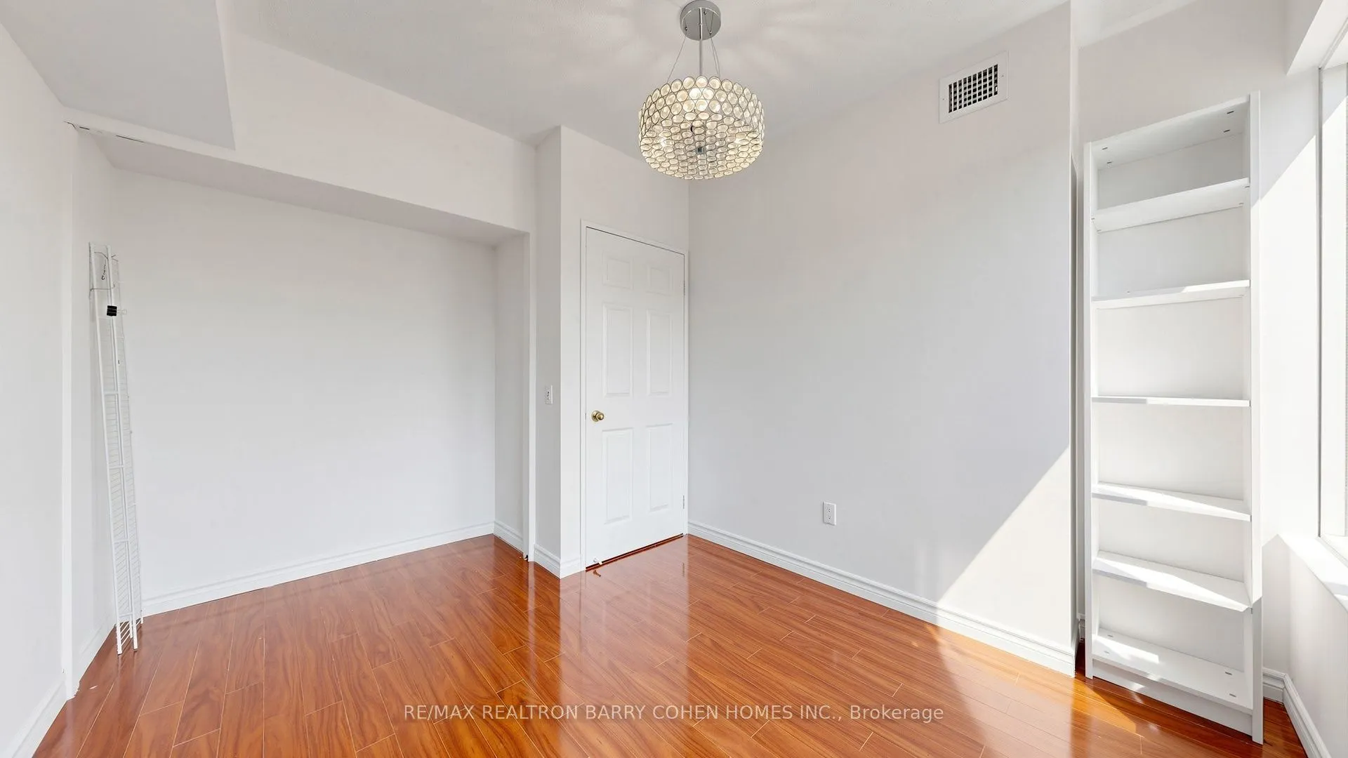 7398 Yonge Street #308