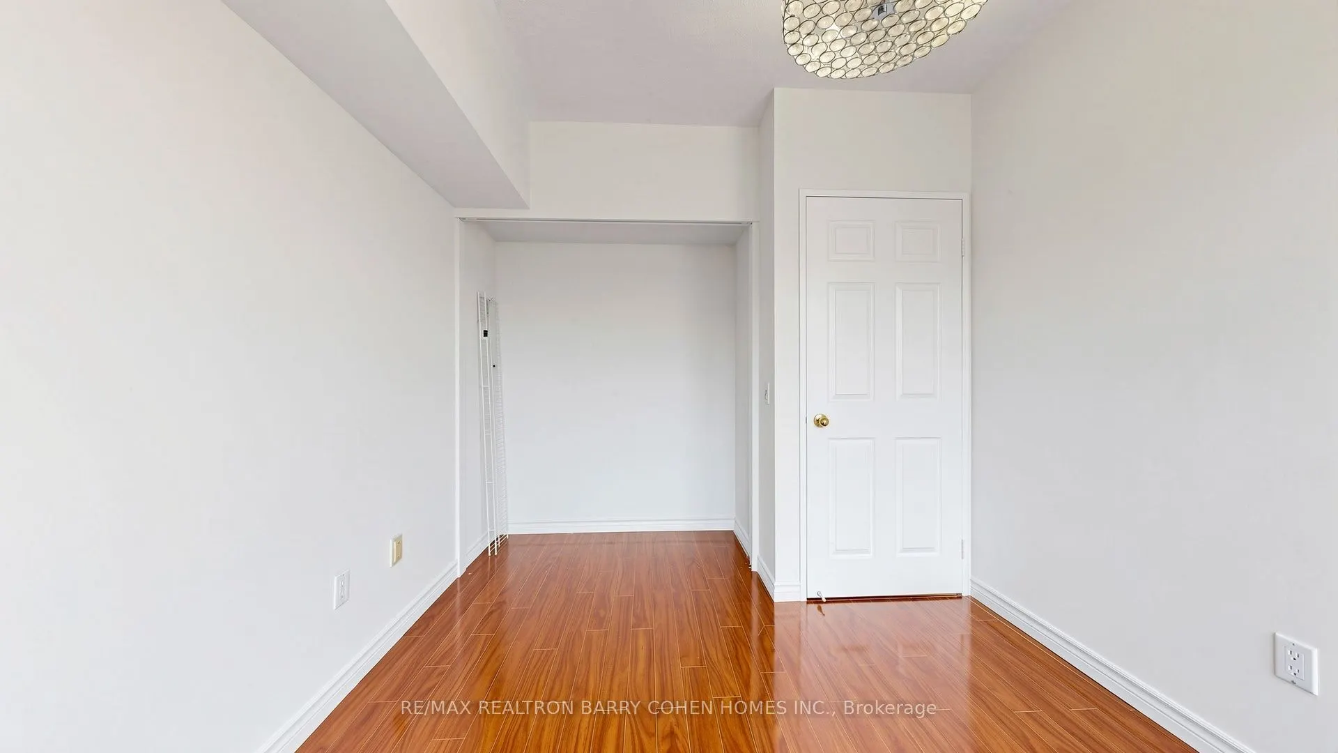 7398 Yonge Street #308