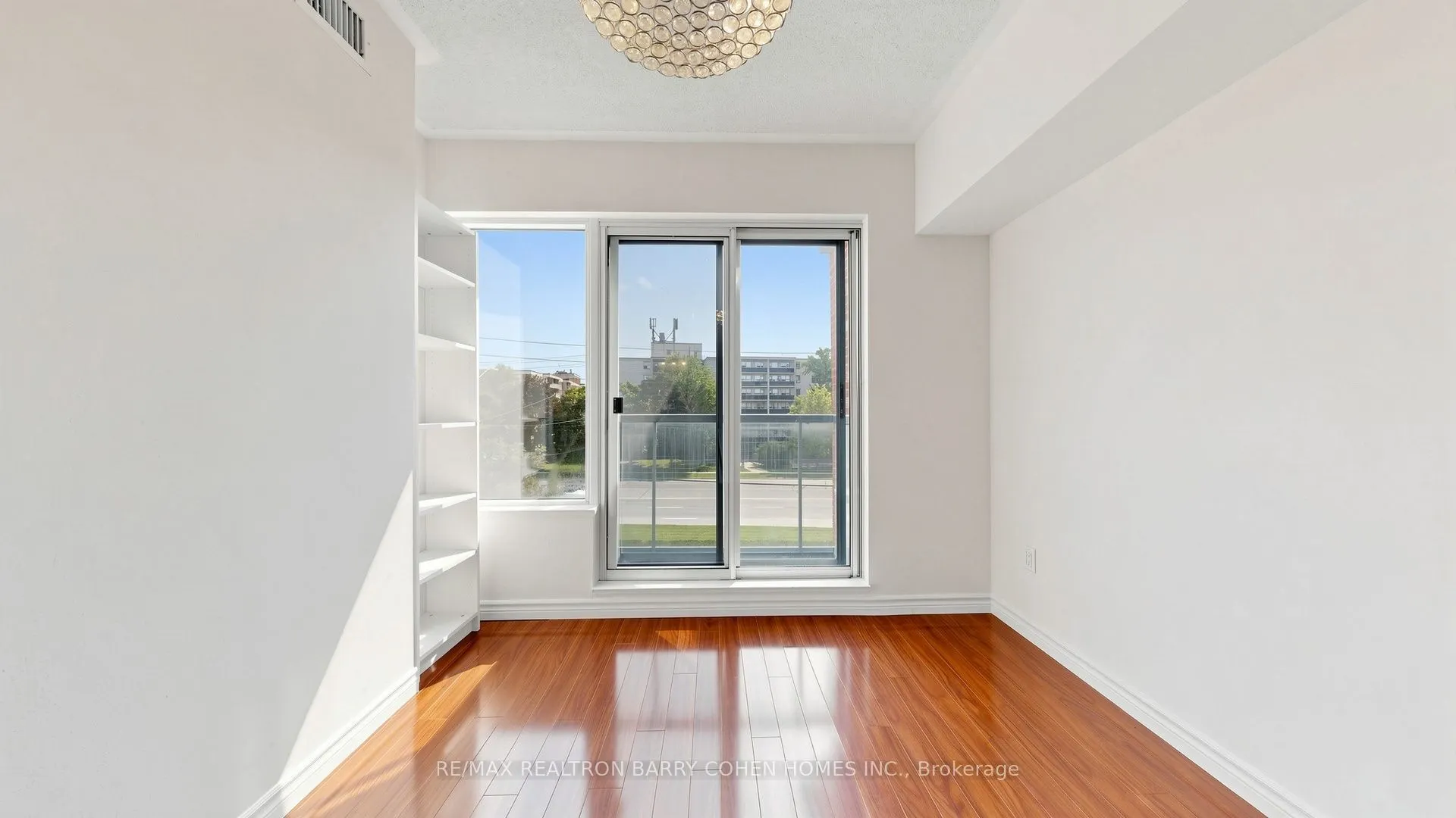 7398 Yonge Street #308