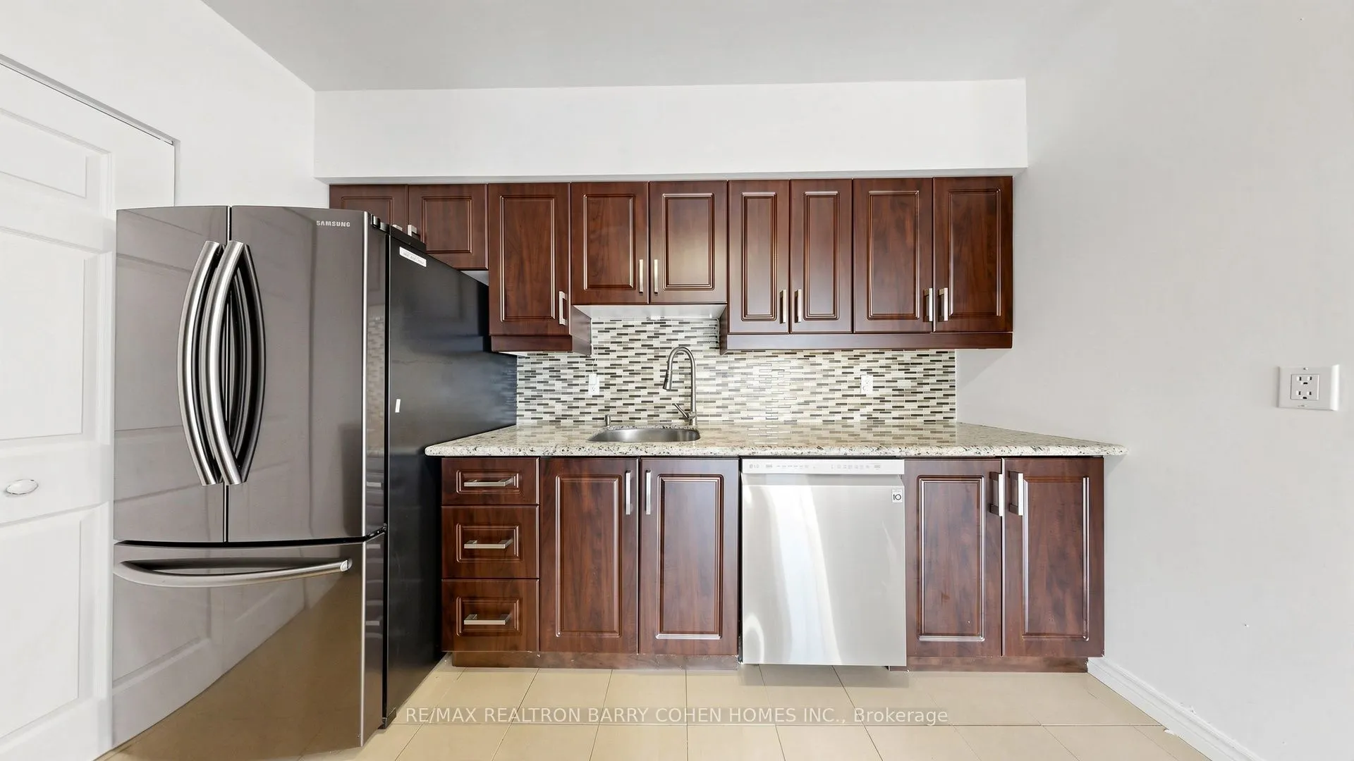 7398 Yonge Street #308