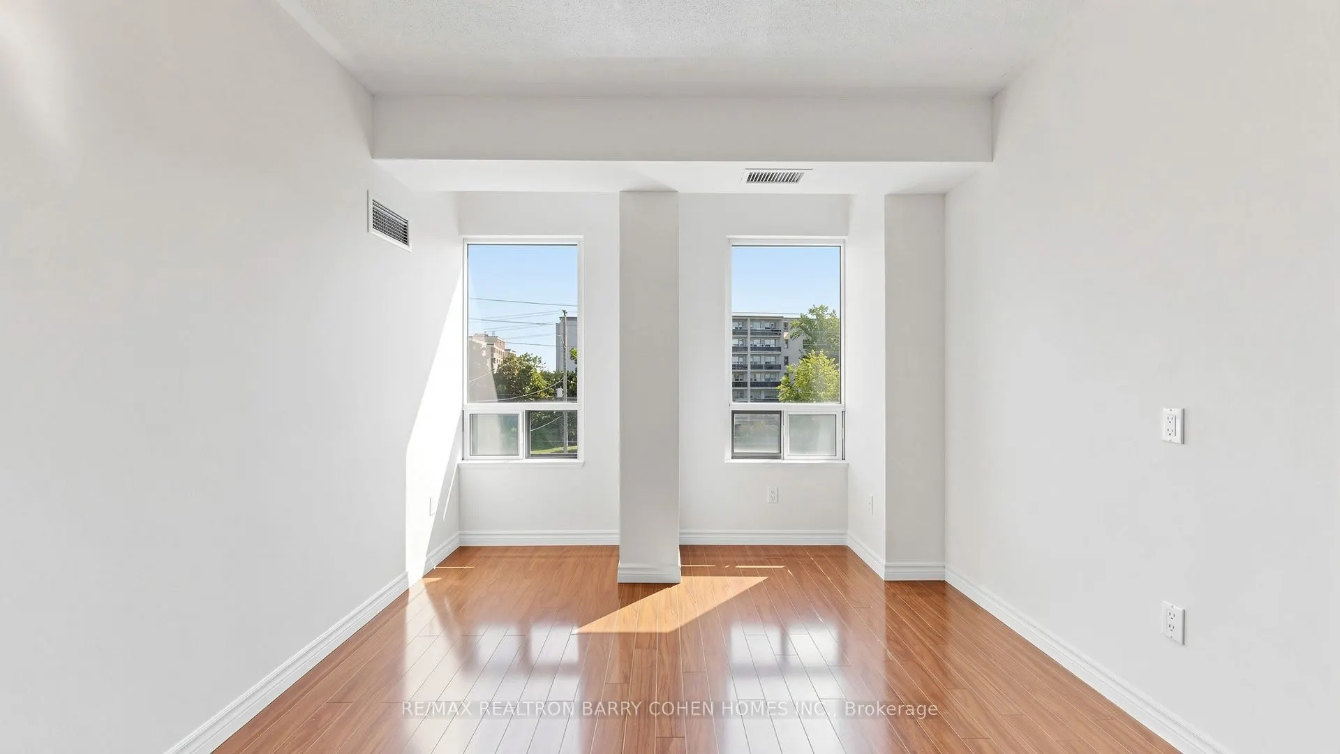 7398 Yonge Street #308