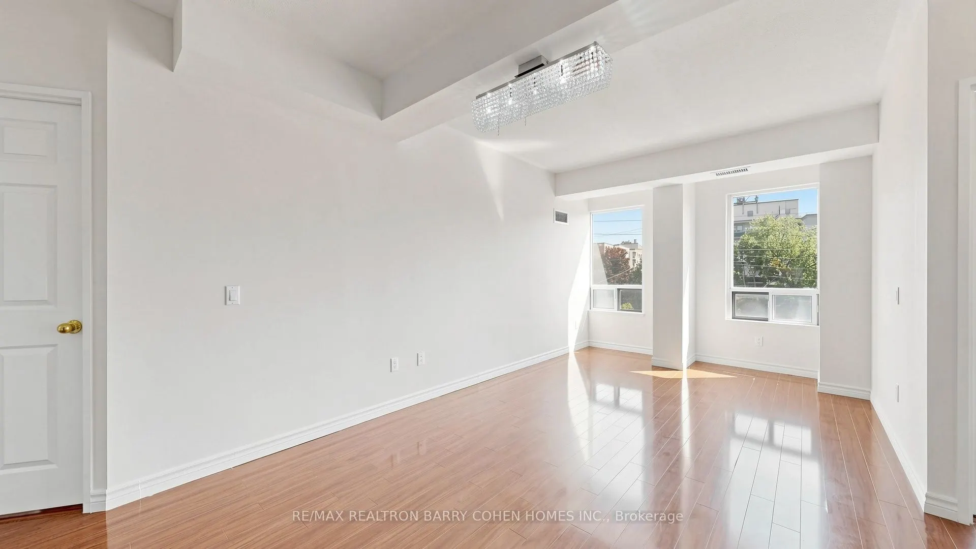 7398 Yonge Street #308