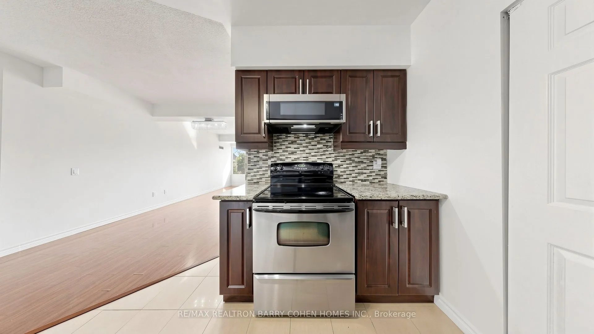 7398 Yonge Street #308