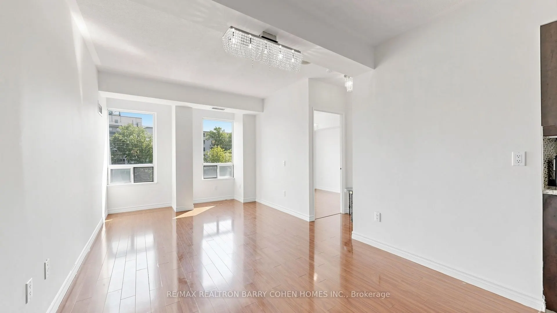 7398 Yonge Street #308