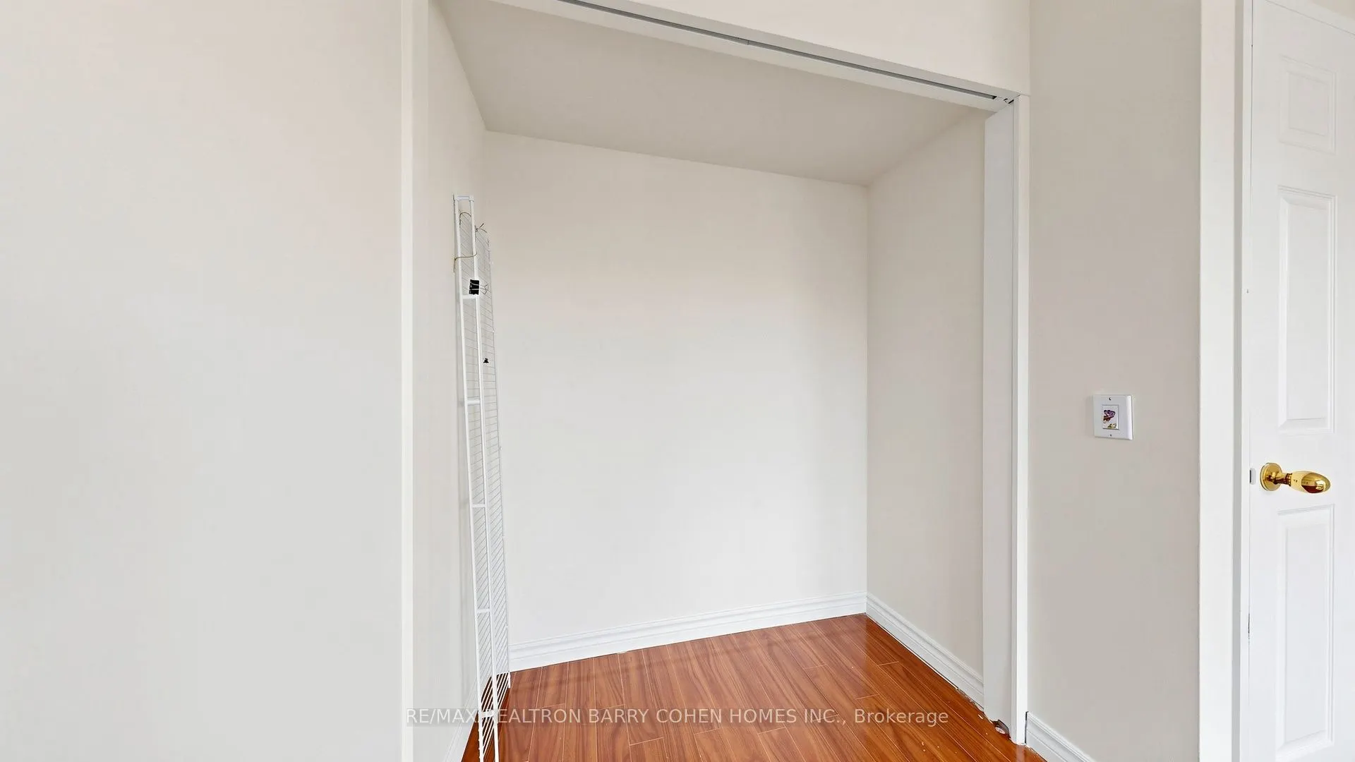 7398 Yonge Street #308