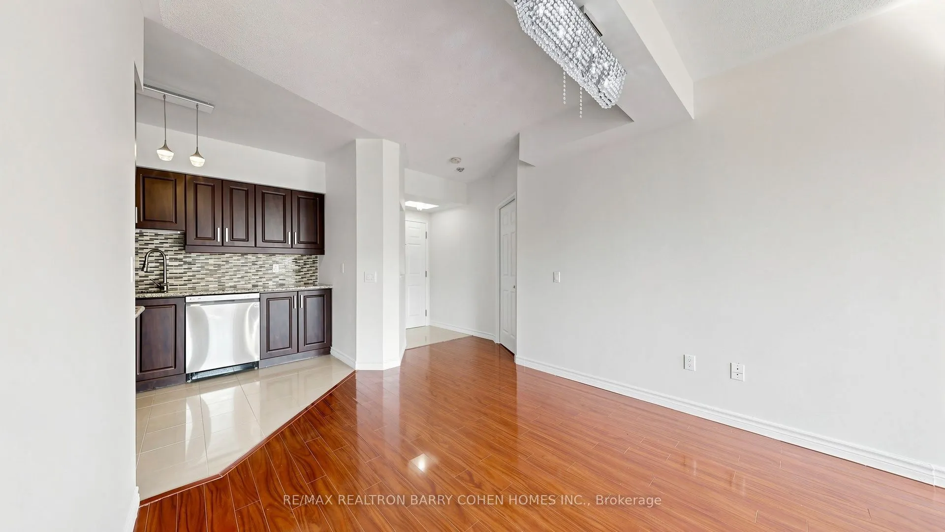 7398 Yonge Street #308