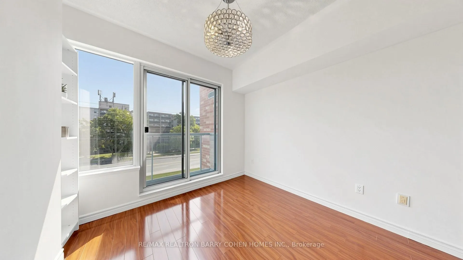 7398 Yonge Street #308