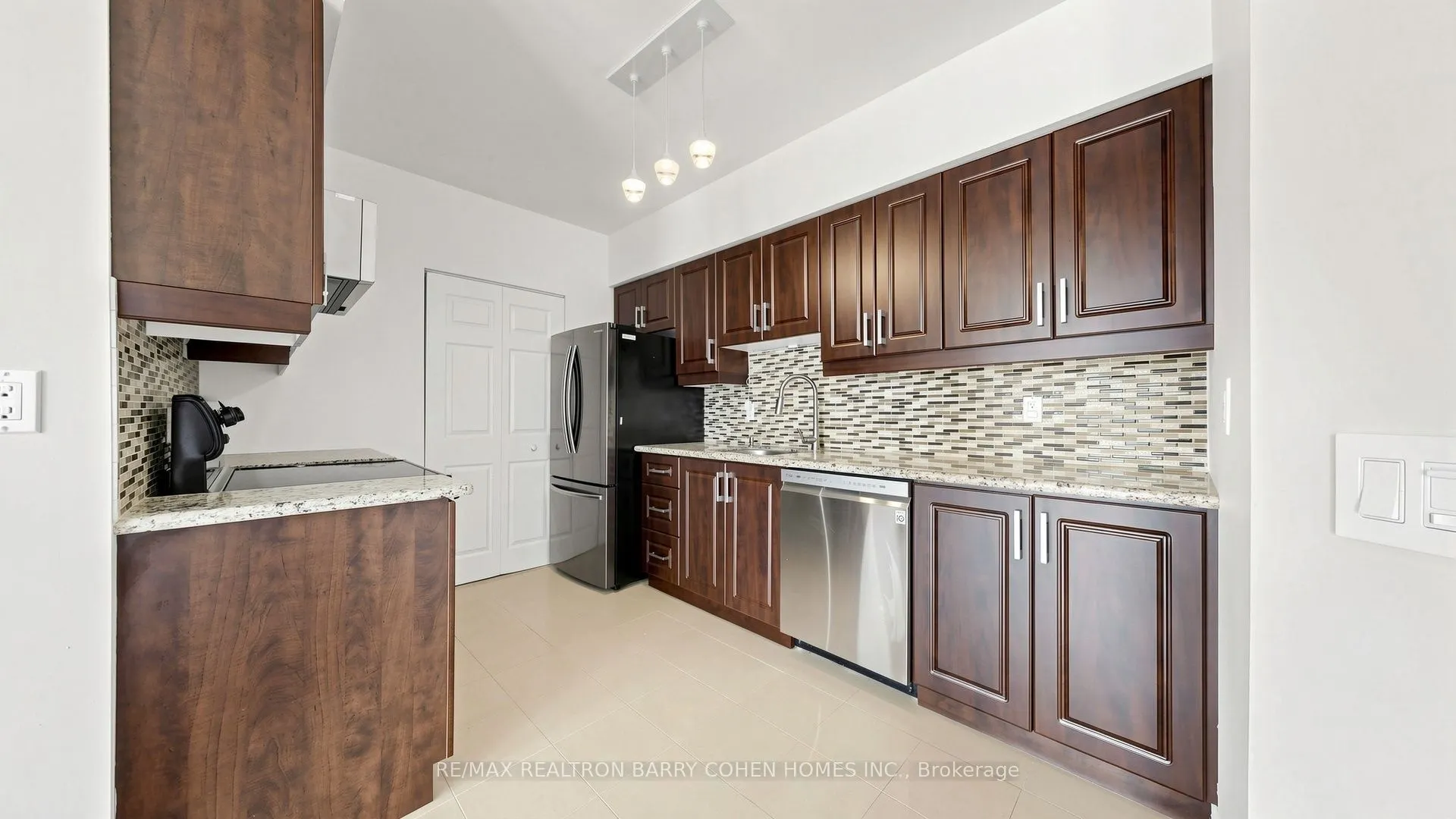 7398 Yonge Street #308