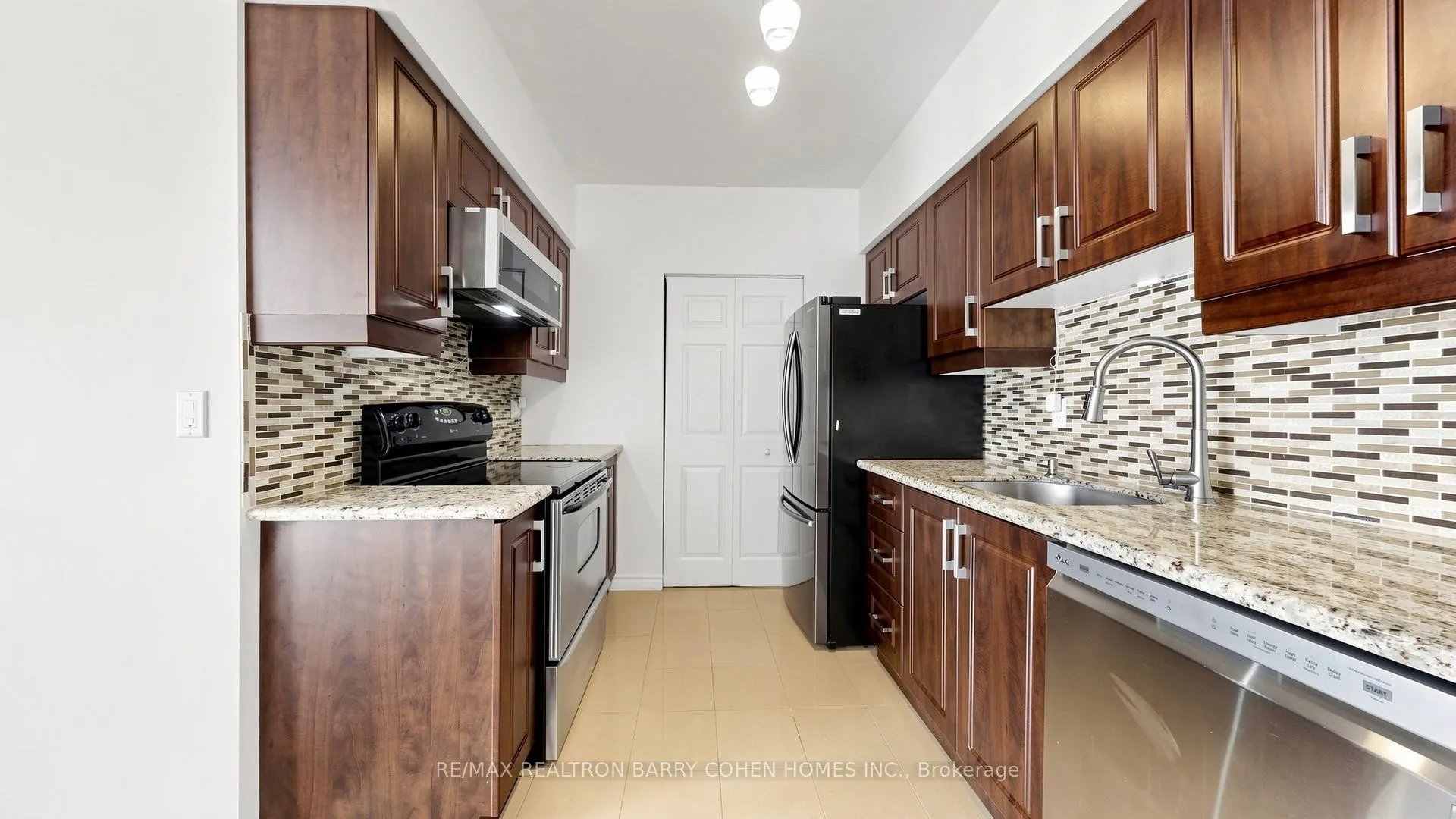 7398 Yonge Street #308