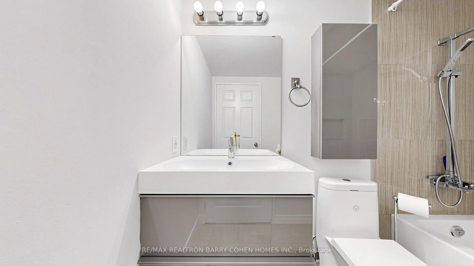 7398 Yonge Street #308