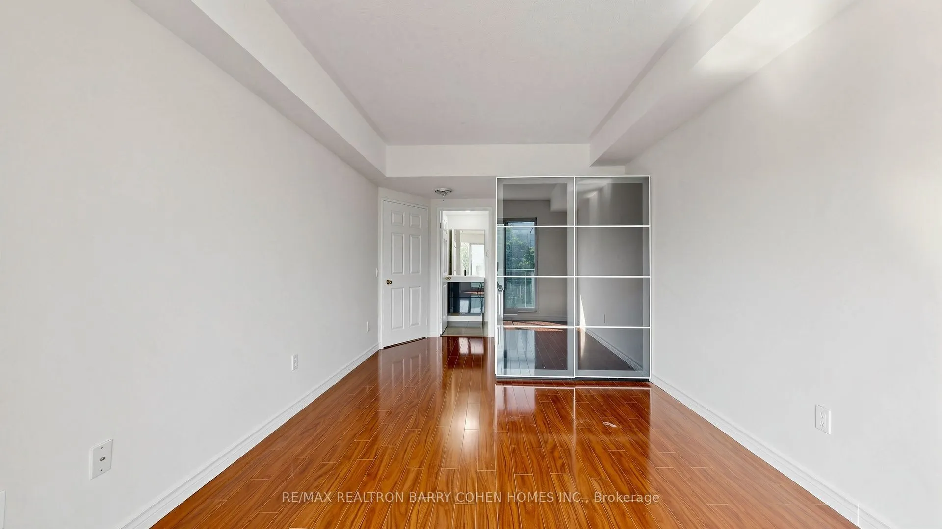 7398 Yonge Street #308