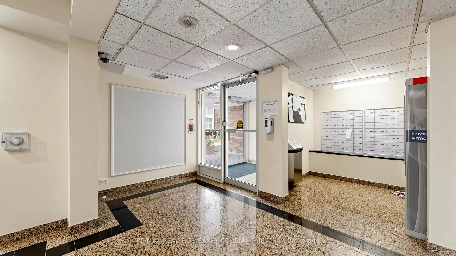 7398 Yonge Street #308