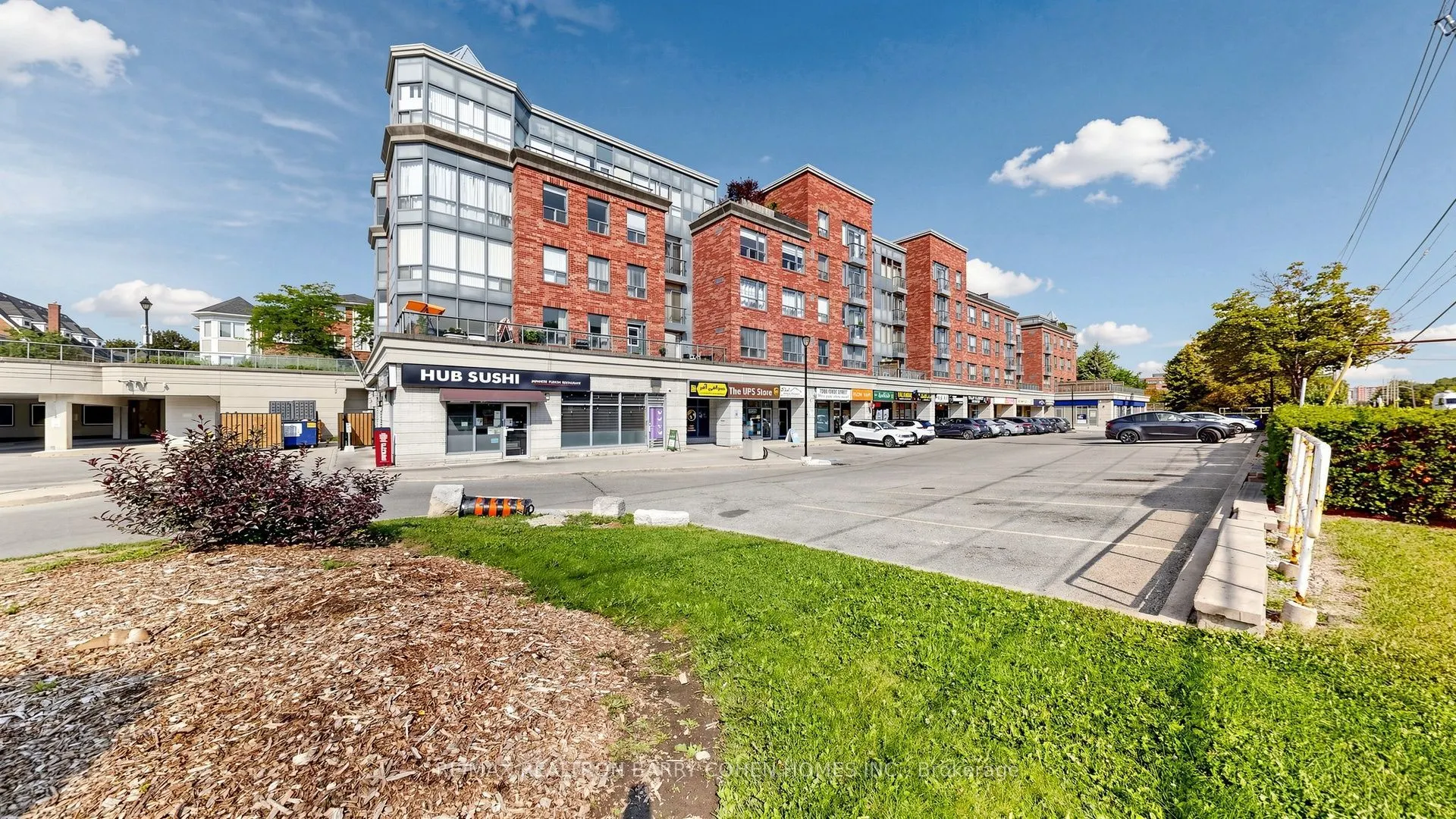 7398 Yonge Street #308