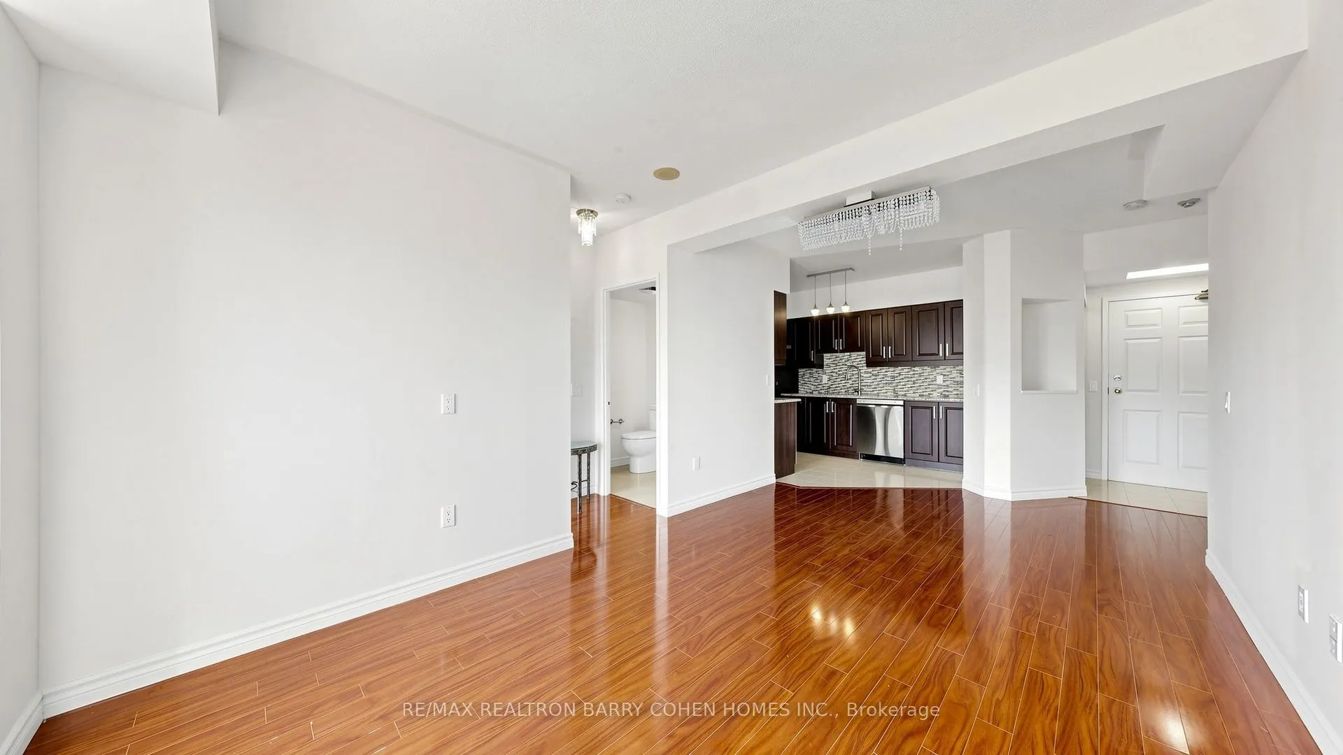 7398 Yonge Street #308