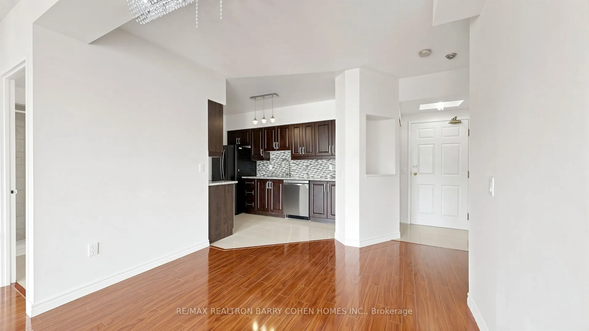 7398 Yonge Street #308