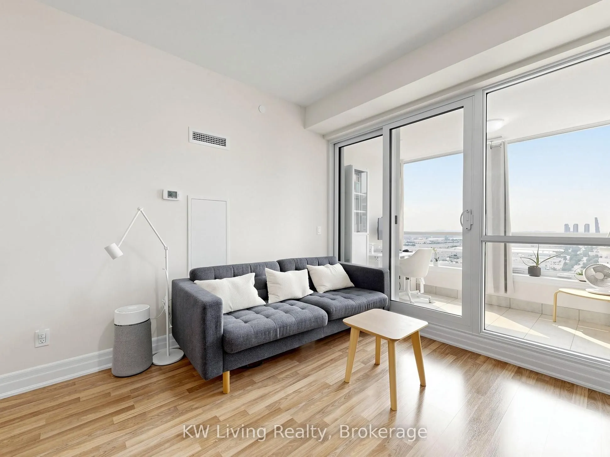 9075 Jane Street #2104
