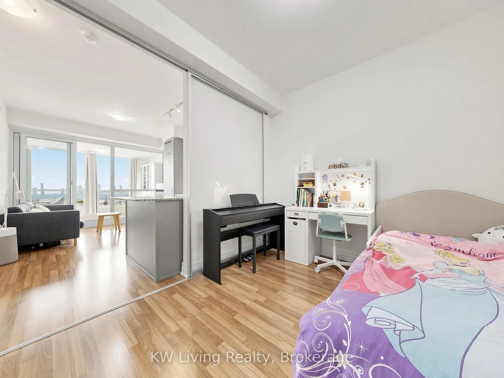 9075 Jane Street #2104