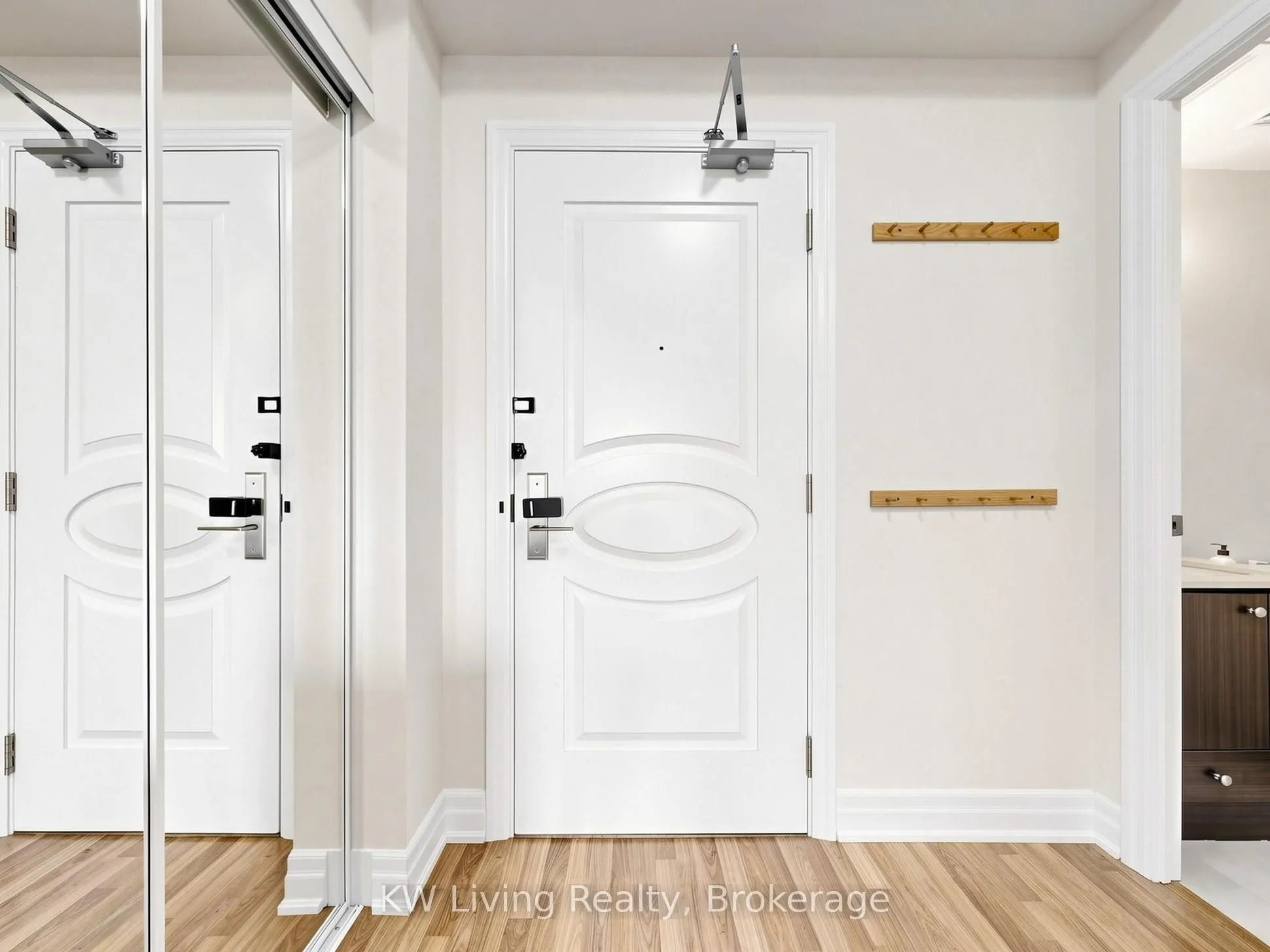 9075 Jane Street #2104