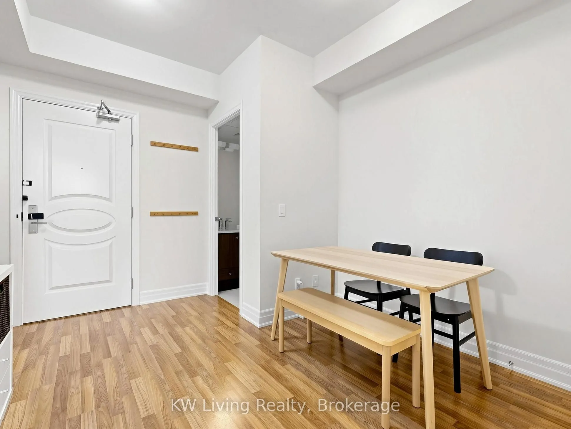9075 Jane Street #2104