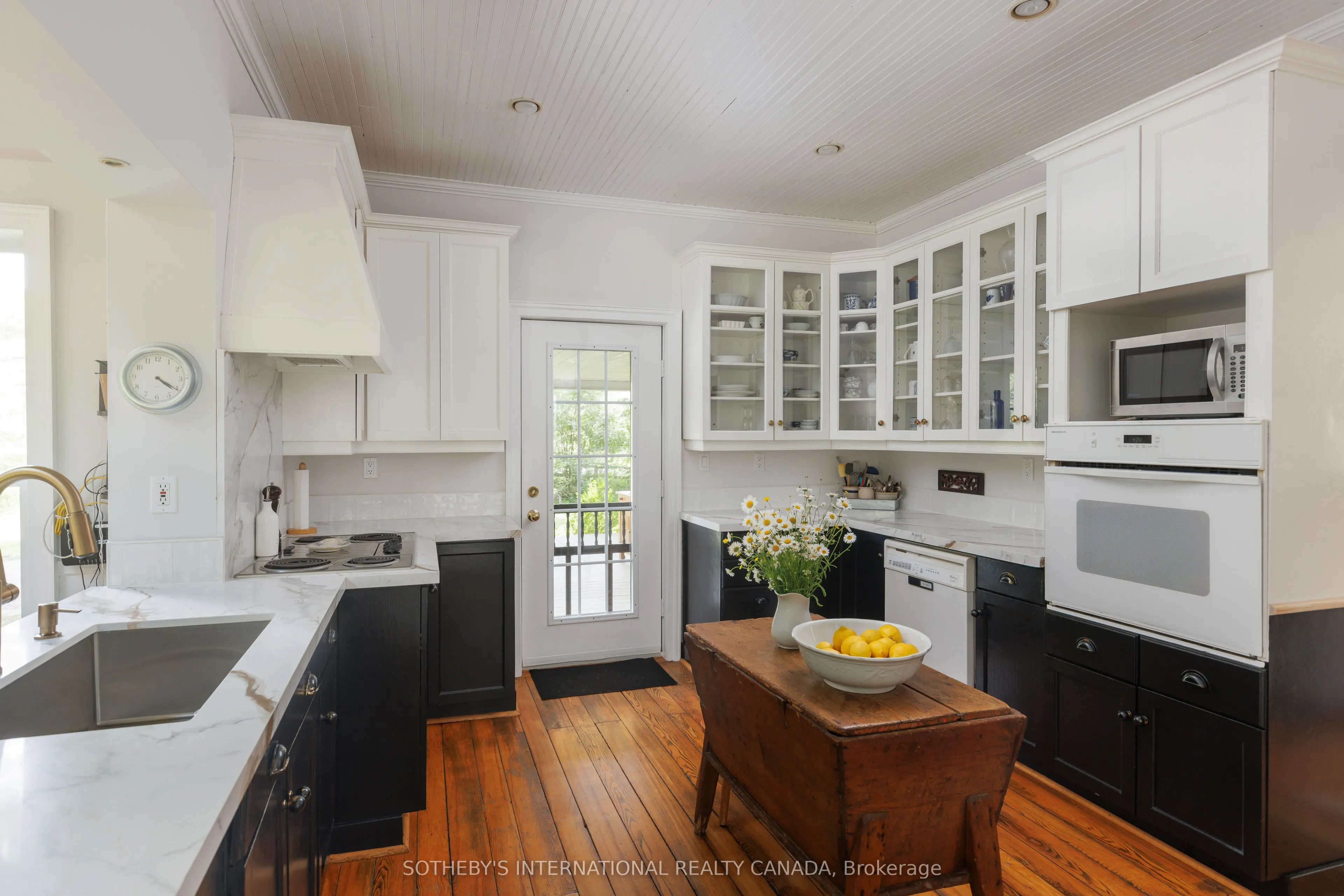 3250 Vivian Road