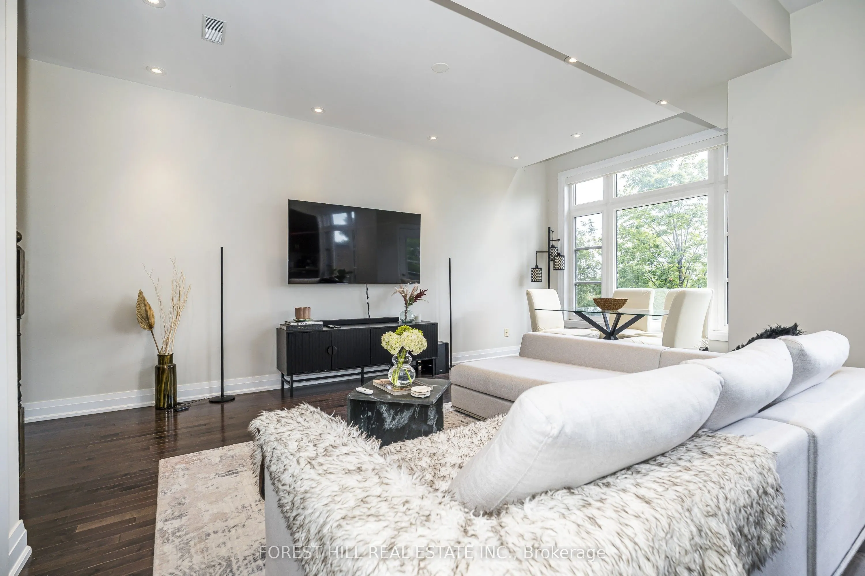 8169 Kipling Avenue #28