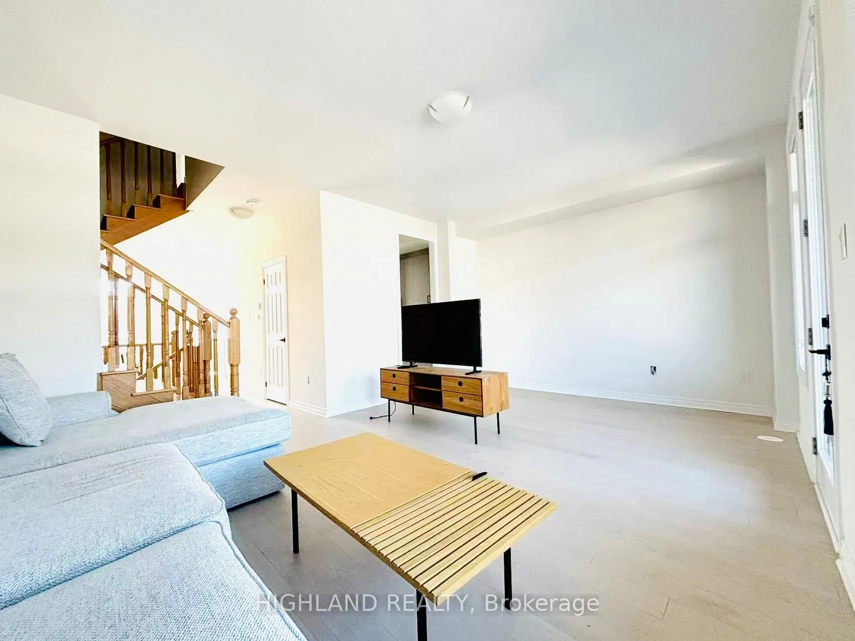 12 Robert Eaton Avenue