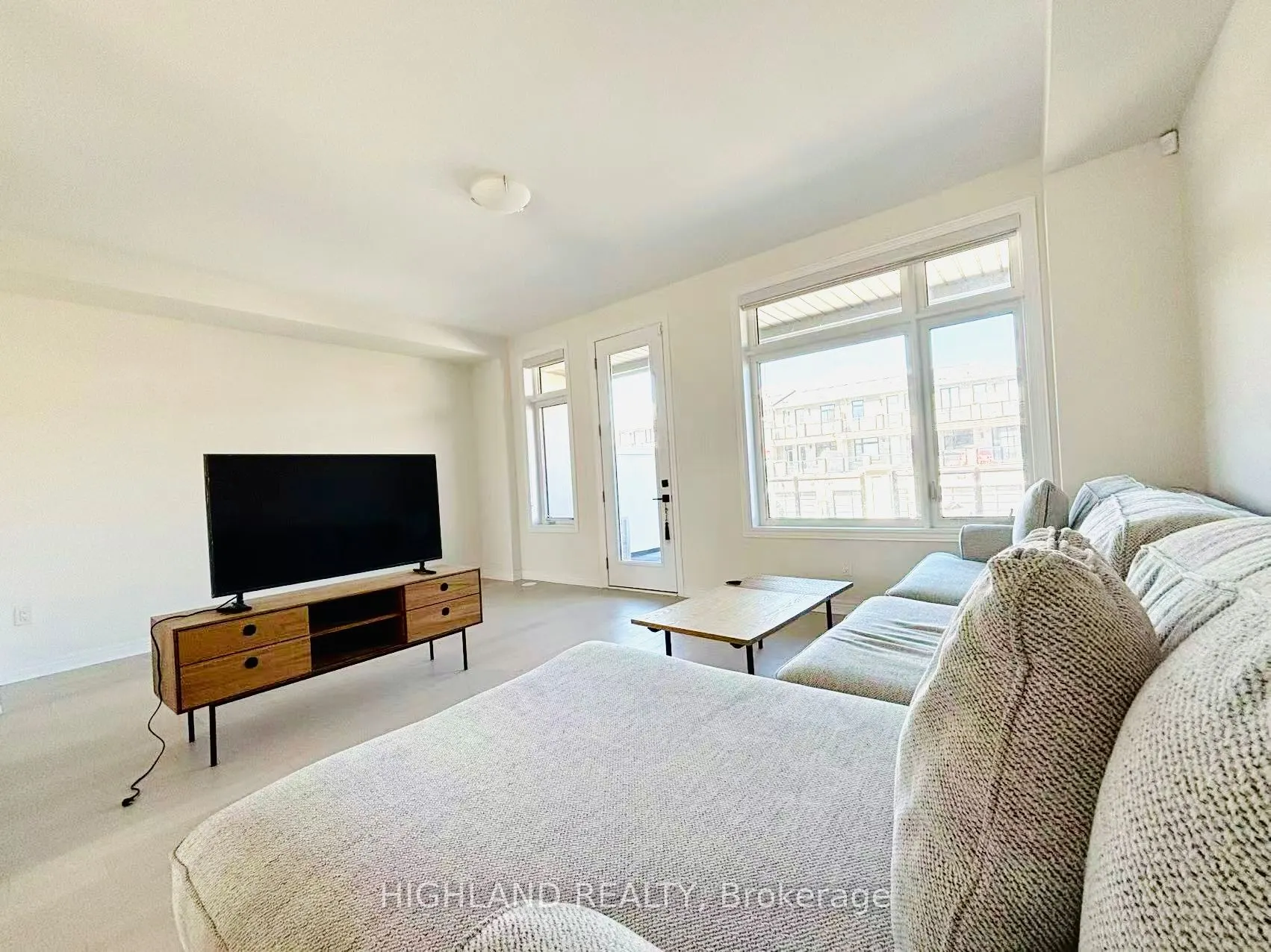 12 Robert Eaton Avenue